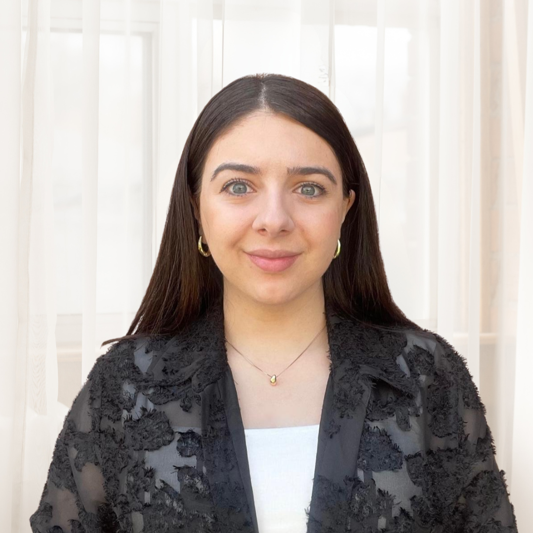 Cassandra Candido registered psychotherapist qualifying at Amanda Neves Therapy focused on high anxiety and self esteem using CBT, DBT and ACT. Therapy in Vaughan Woodbridge and online in Ontario.