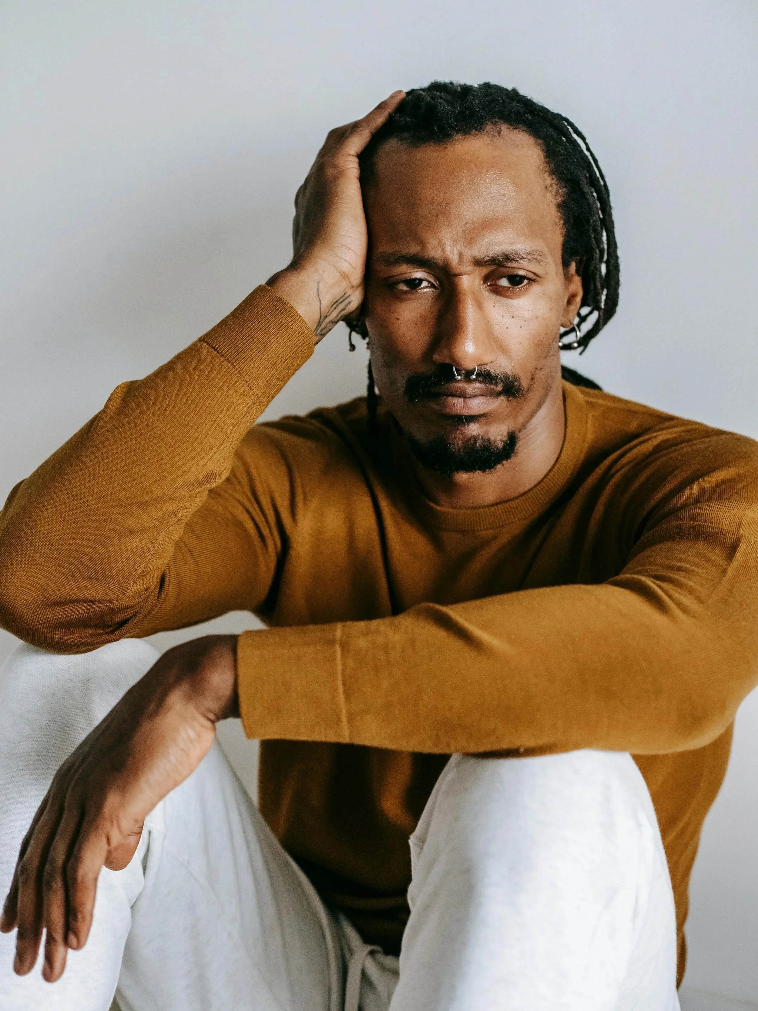 Client in psychotherapy to treat depression in person in Toronto and Vaughan, and online across Ontario using approaches like AEDP, EMDR, IFS, and CBT.