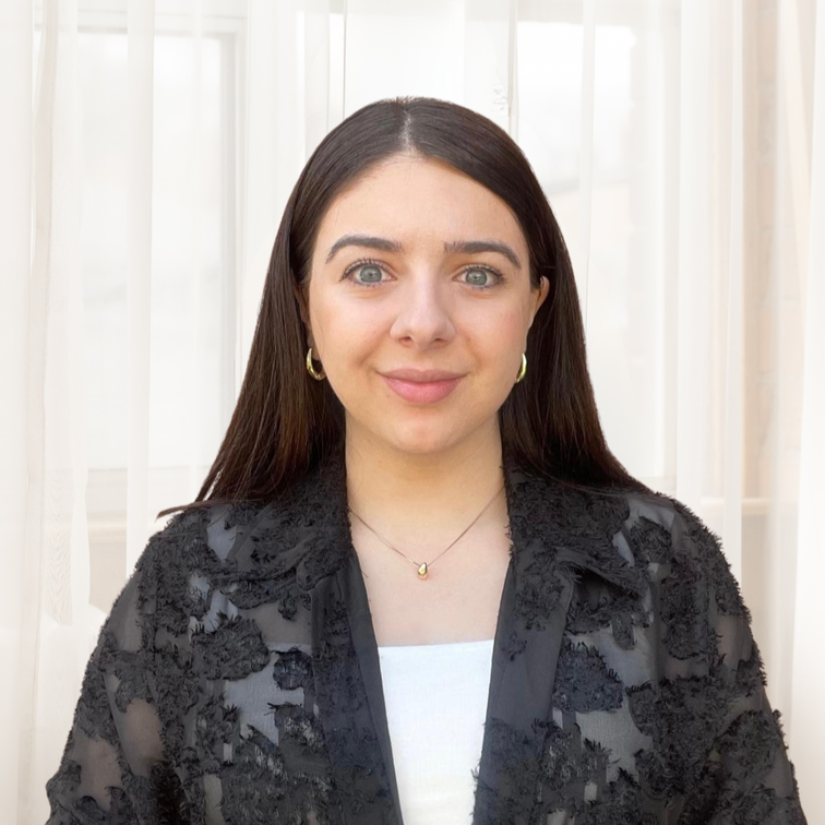 Cassandra Candido registered psychotherapist qualifying at Amanda Neves Therapy focused on high anxiety and self esteem using CBT, DBT and ACT. Therapy in Vaughan Woodbridge and online in Ontario.