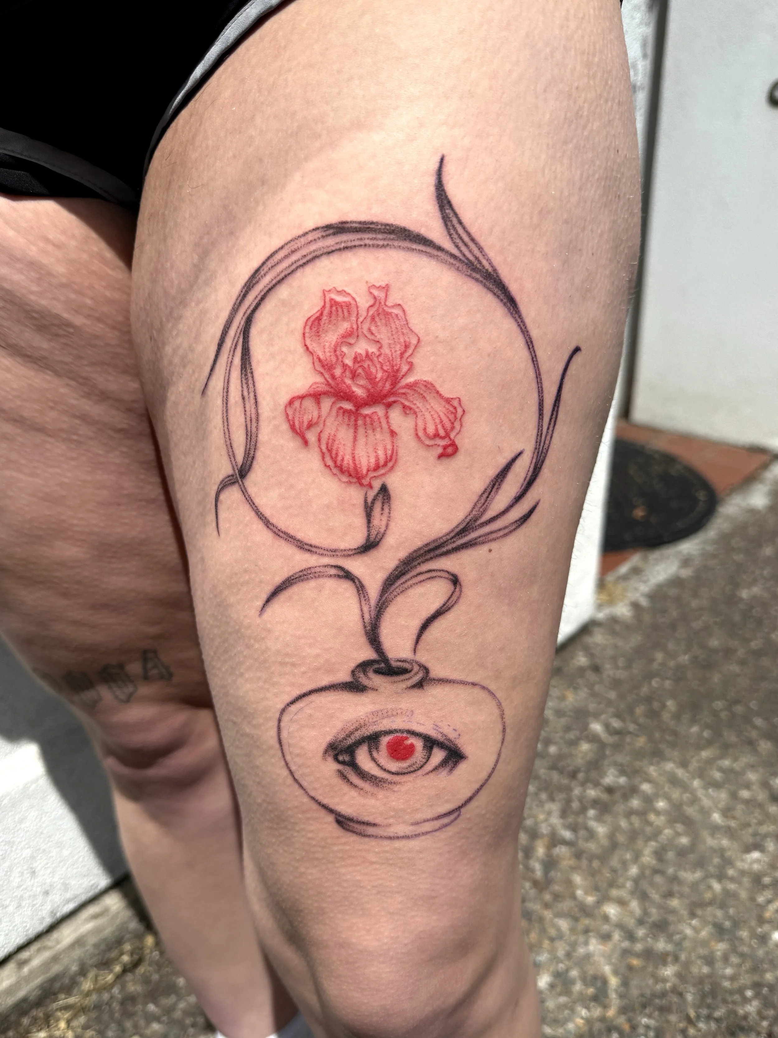 iris eye vase.JPEG