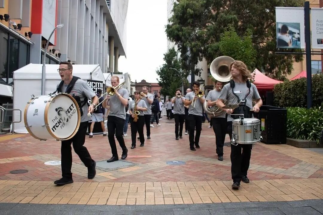 And that's a wrap!!
So very wonderful to be back on campus at @swinburne to welcome students - it's been a party! Thanks to everyone who had a boogie with us and @razortherazorback - and all the best with your studies! See you again soon!
.
.
.
#swin