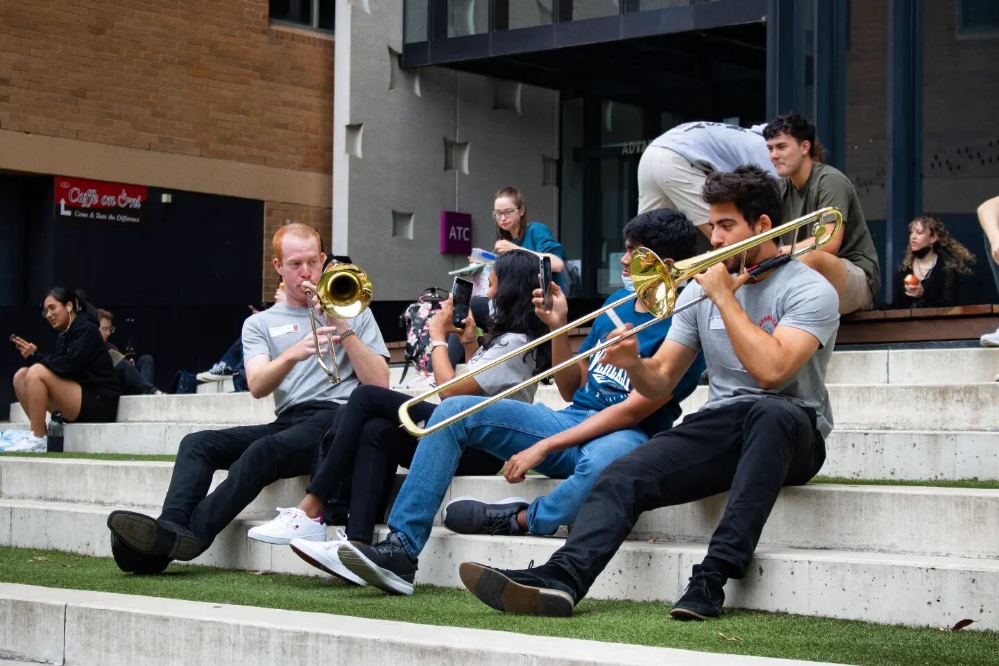 Happy Sunday everyone! May it be as layback as our trombones having a sit down mid performance with some new fans at @swinburne 

Photo: @graceauldphotography
@razortherazorback #swinlife #trombone #relax #Sunday #happysunday #sundayfunday #ItchyFeet