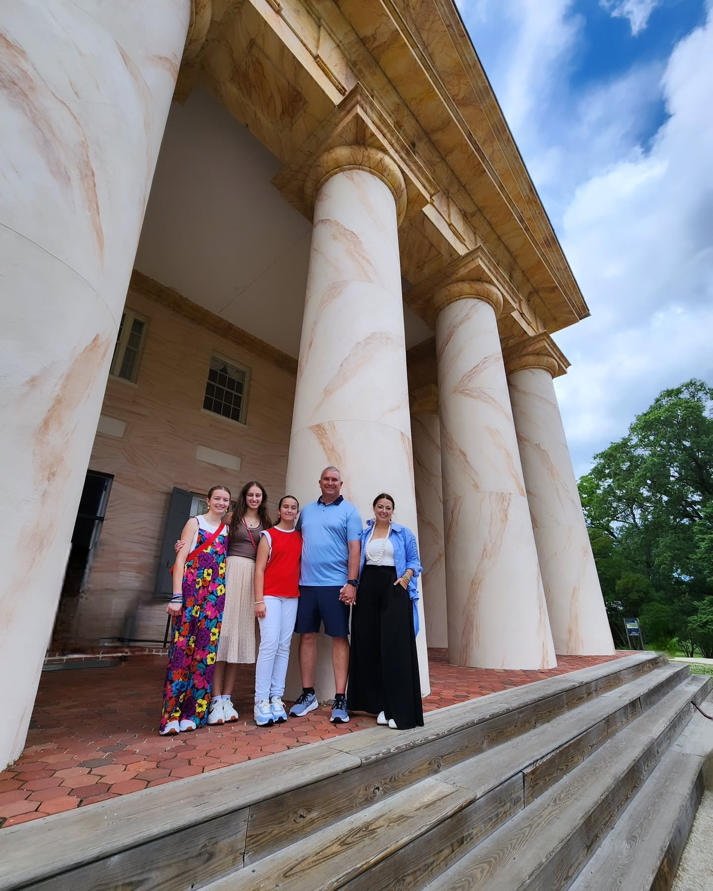 If it looks like we are wet in the pictures, it's because we were! It rained a lot, but the beauty of Sarahfide is that you can sweat, wash your hands, and get caught in the rain. It won't hurt it.♡ 

We are having so much fun in Washington D.C., BUT