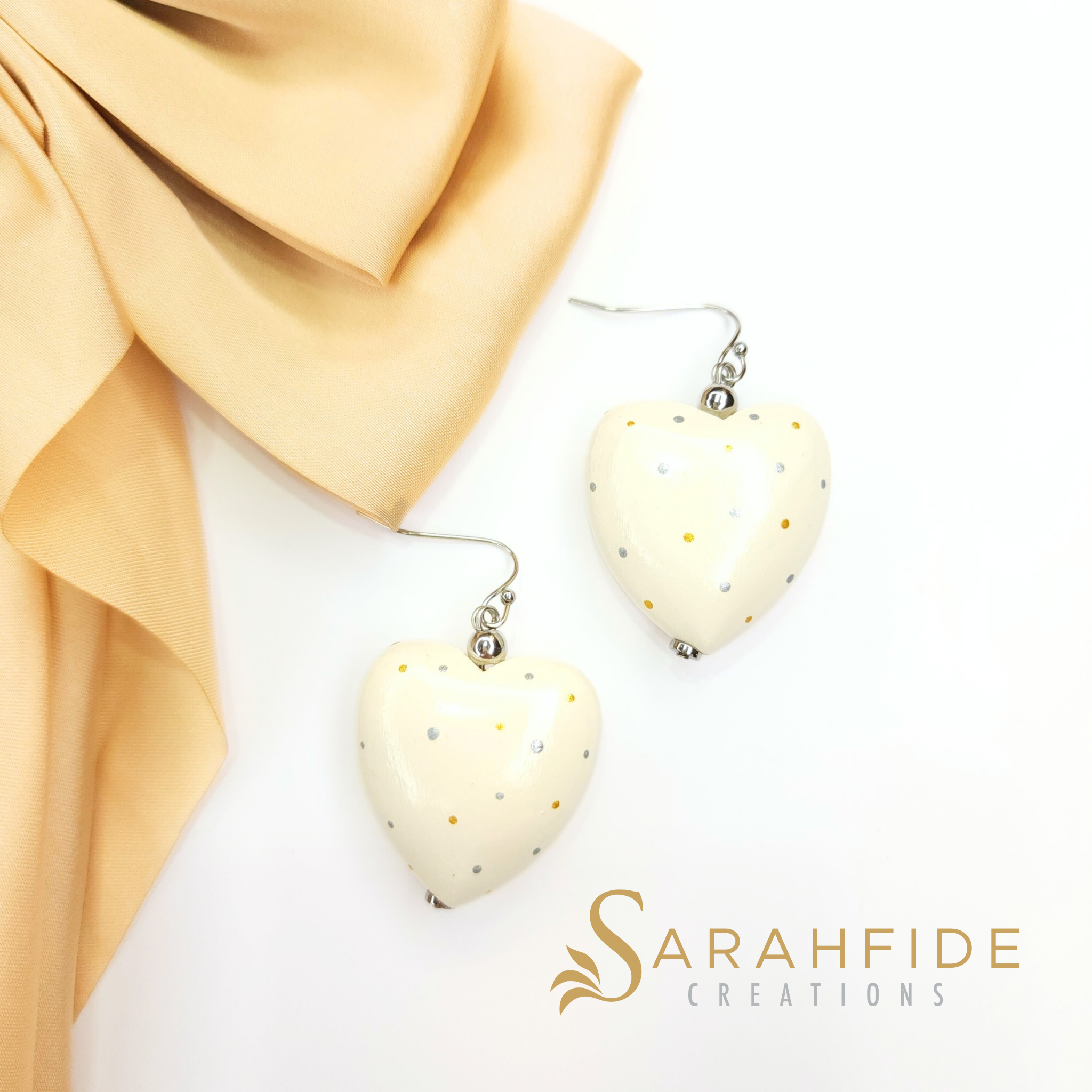 Elle Wood Chunky Heart Dangle Earrings in Warm White Dotted