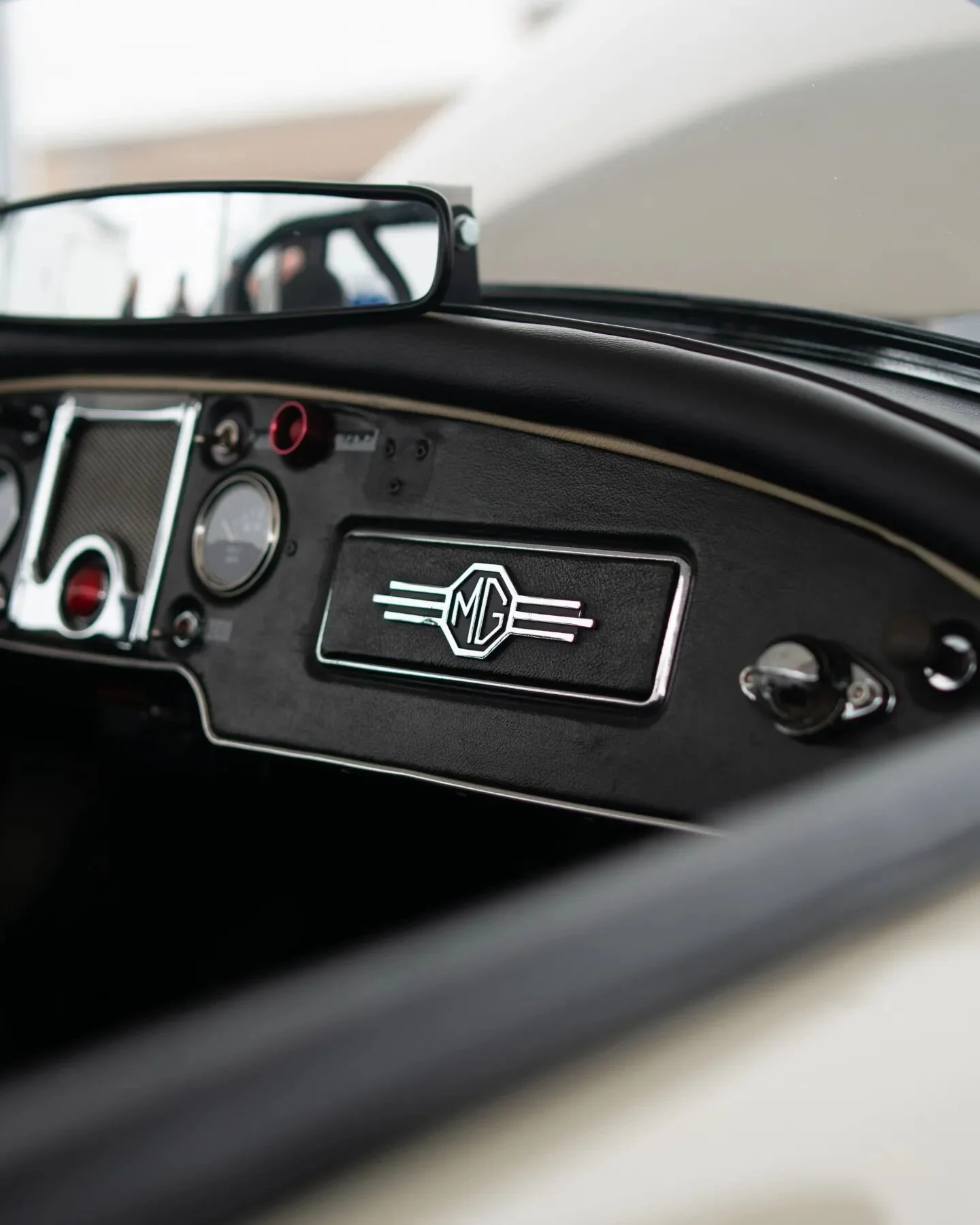 Focus up!! It's Monday ☕ #details 

#huffakermotorsports #MGB #mgbroadster #mgbgt #mg #mgmotors #britishmotors #classicracing #vintageracer #vintageracing #racinghistory #motorsport #racetastefully #racingclub #racing #racecars #trackcars #racecardri