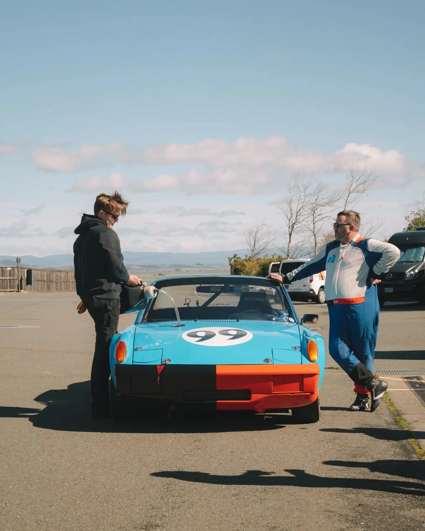 Pit stop ⛽

The sun has graced us (for now) let's hope she sticks around for CSRG next weekend 🌞

The Huffaker crew will be together at last for our season opener here at @racesonoma. If you're at all into classic race cars making a whole lot of noi