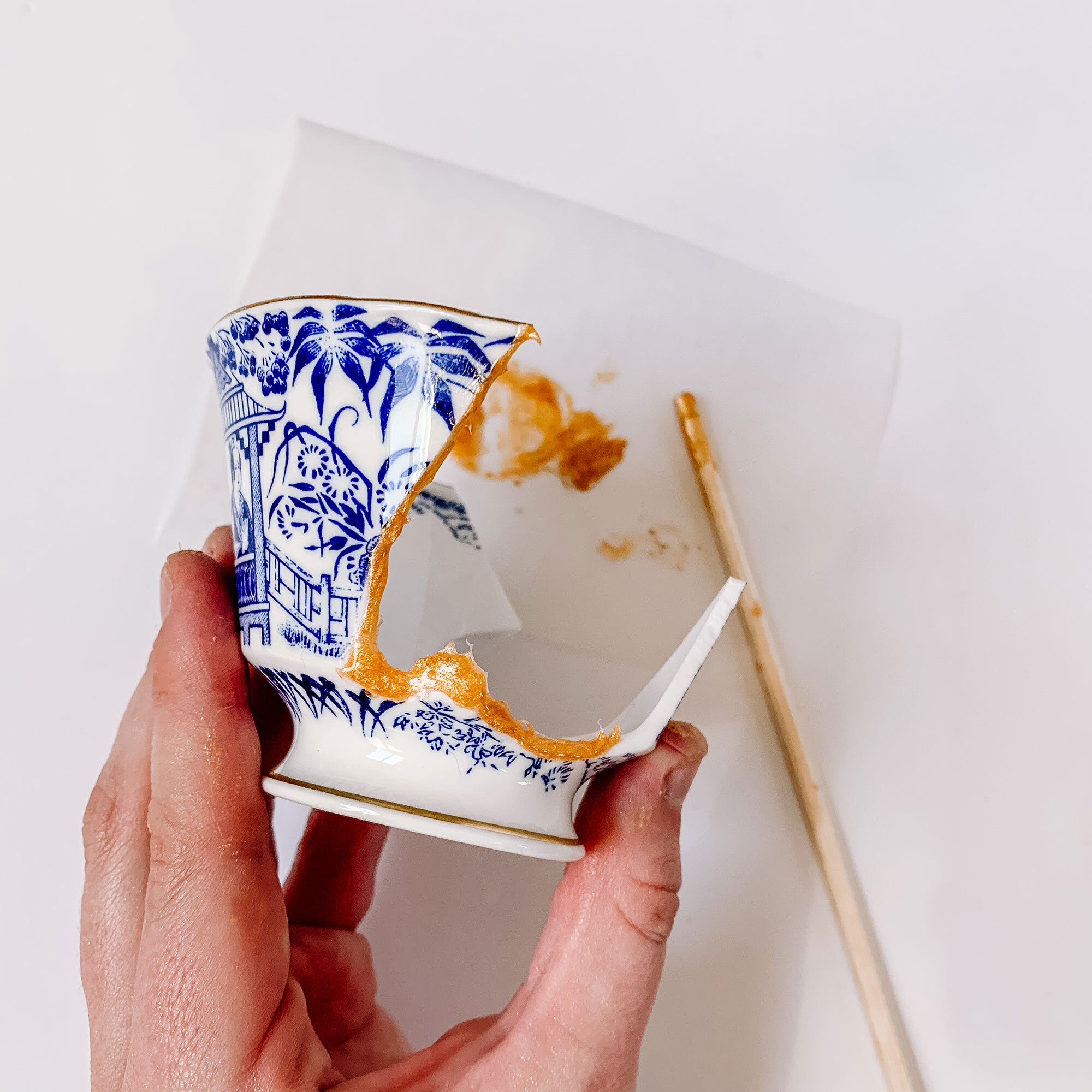 Kintsugi Repair Kit,Japanese Gold Ceramic Restoration Set(Be Curing in 30  Minutes),Repair Pottery with Powder Glue,Ceramic Repair Kit for Beginners