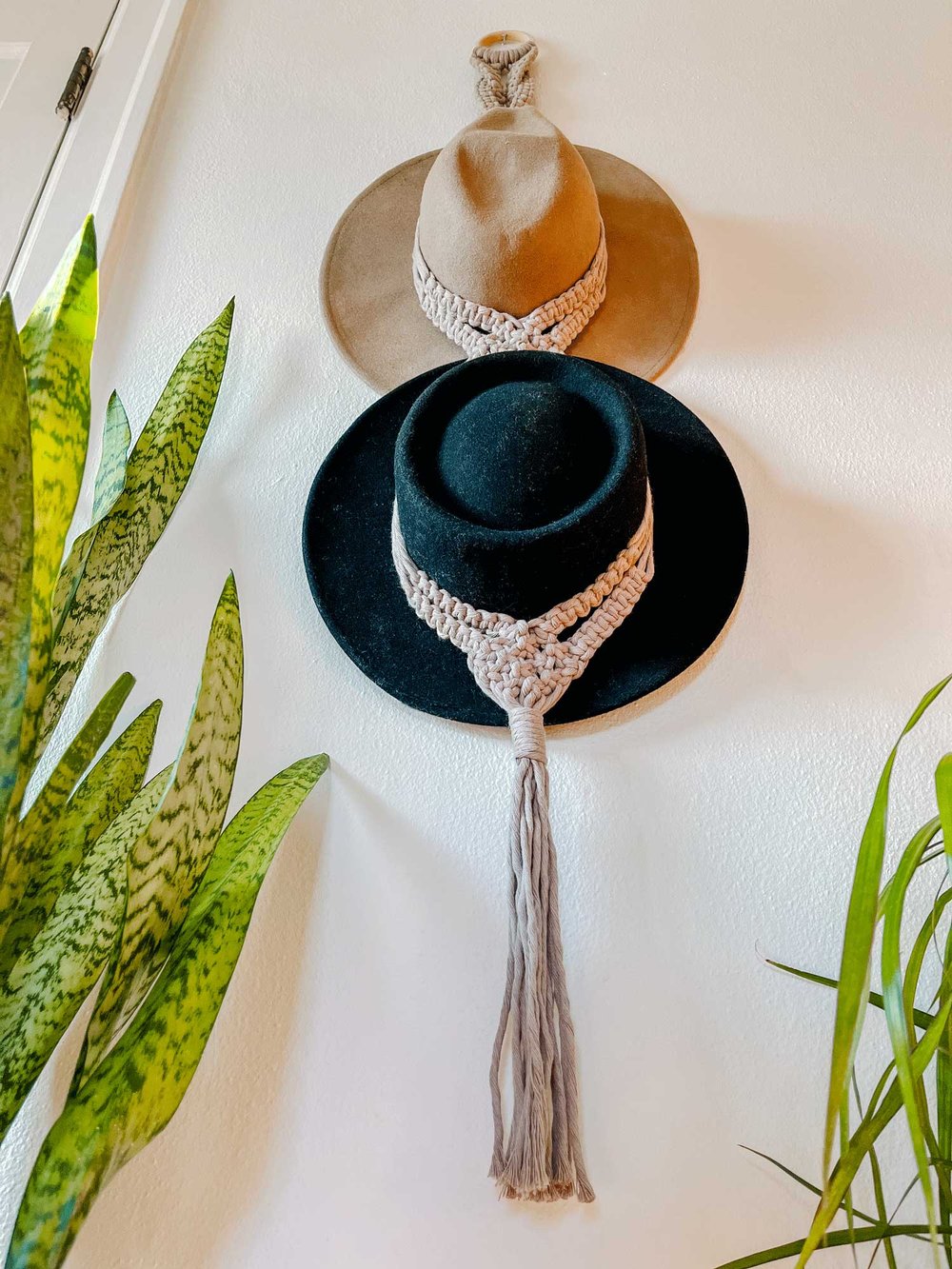 How to Make a Macrame Hanger for 2 Hats