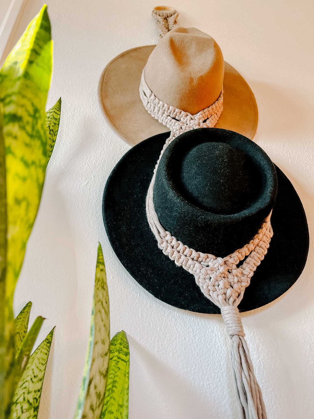 How to Make a Macrame Hanger for 2 Hats