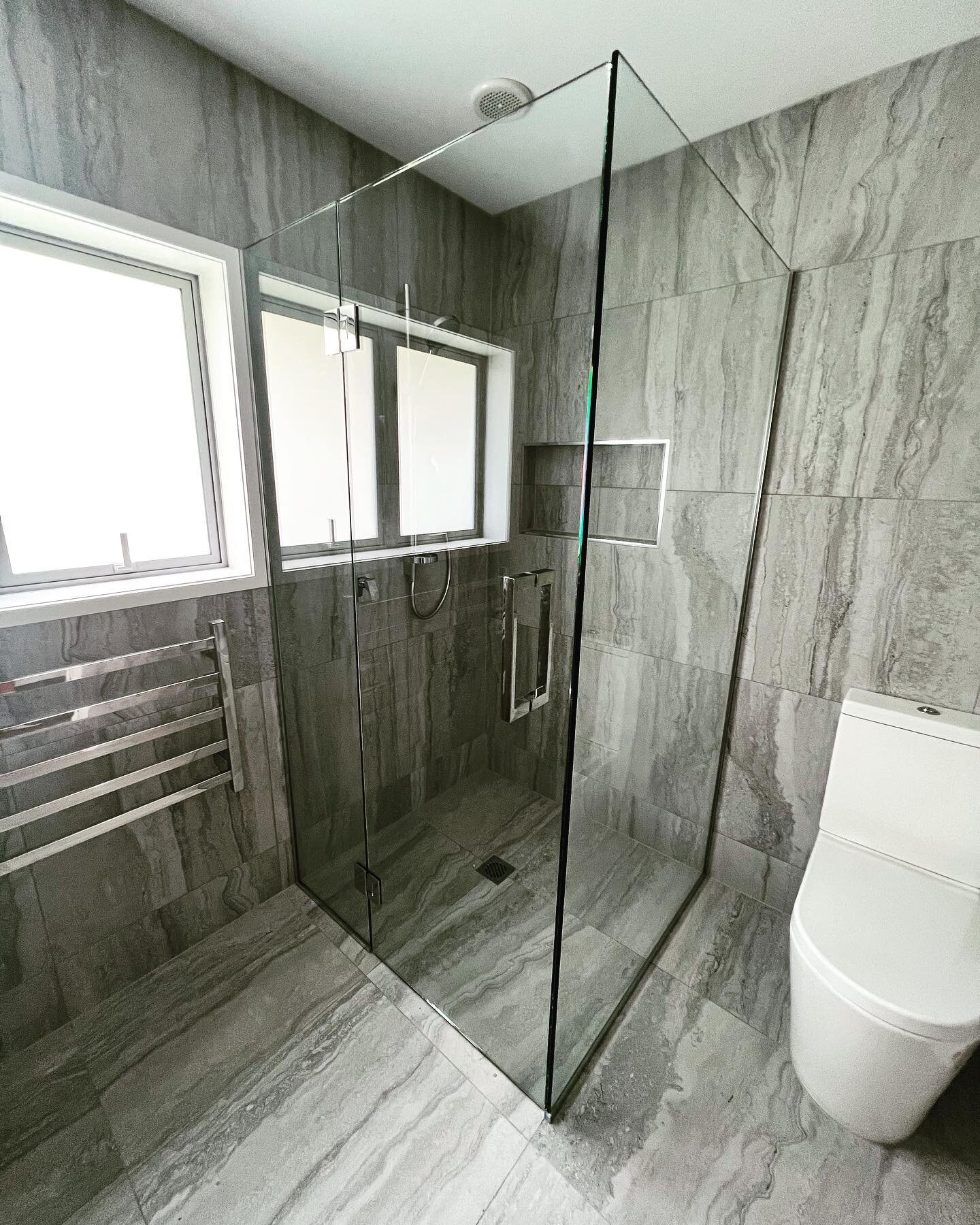 Large custom frameless glass shower 🚿