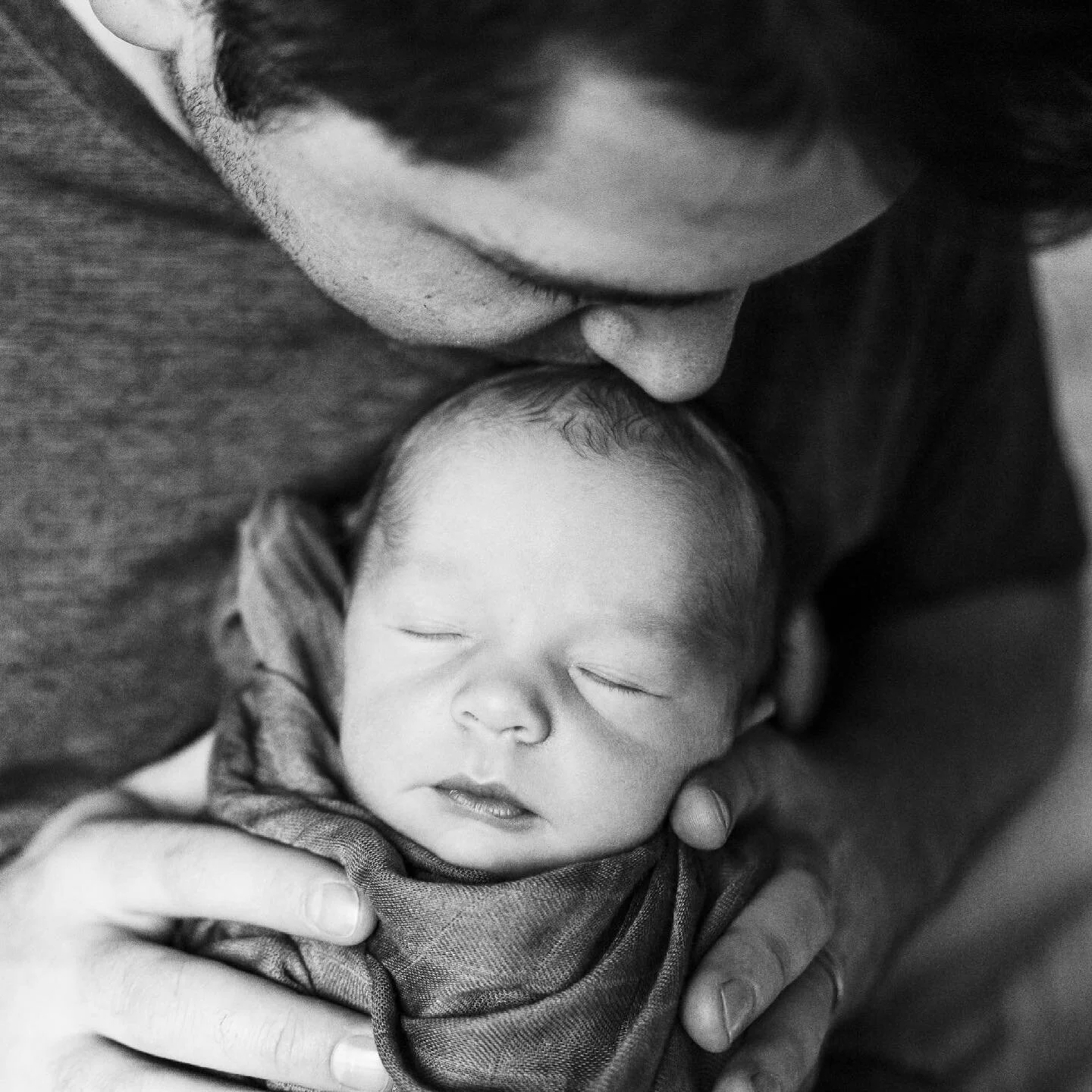 Happy Friday! 

Taking a quick study break to share a newborn session I did recently ❤️ 

I have been studying the different parts of bones for what it seems like a few months now. All 206+ all their edges, processes, grooves, bumps, etc. My lab prac