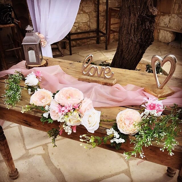 💖🌸 Here&rsquo;s another sneak peek at some new creations we&rsquo;ll be revealing soon. 🌸💖 Had such a wonderful day at our photoshoot yesterday! @withthisring_cyprus .
.
#weddingdecoration #weddingflorals #weddinginspiration #weddinginspo #weddin