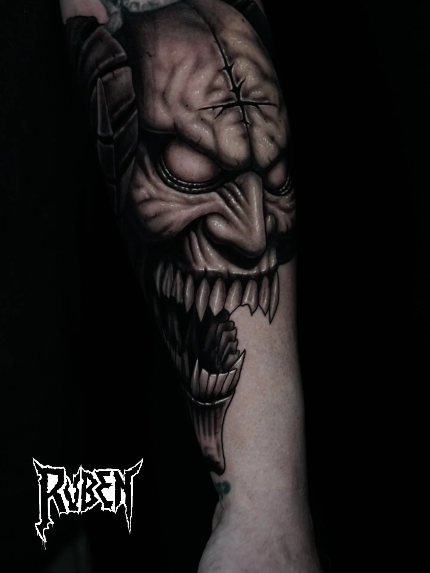 1st session on this half sleeve for Randy. Based on my drawing. Stay tuned for more.
Booking March @anchoredarttattoo @graveyardnyc 

.
Sponsored 
@intenzetattooink 
Using 
@mikepike 
@tattooarmour_usa 
.
#rubenbarahona #rubenbtattoo #spokanetattooar