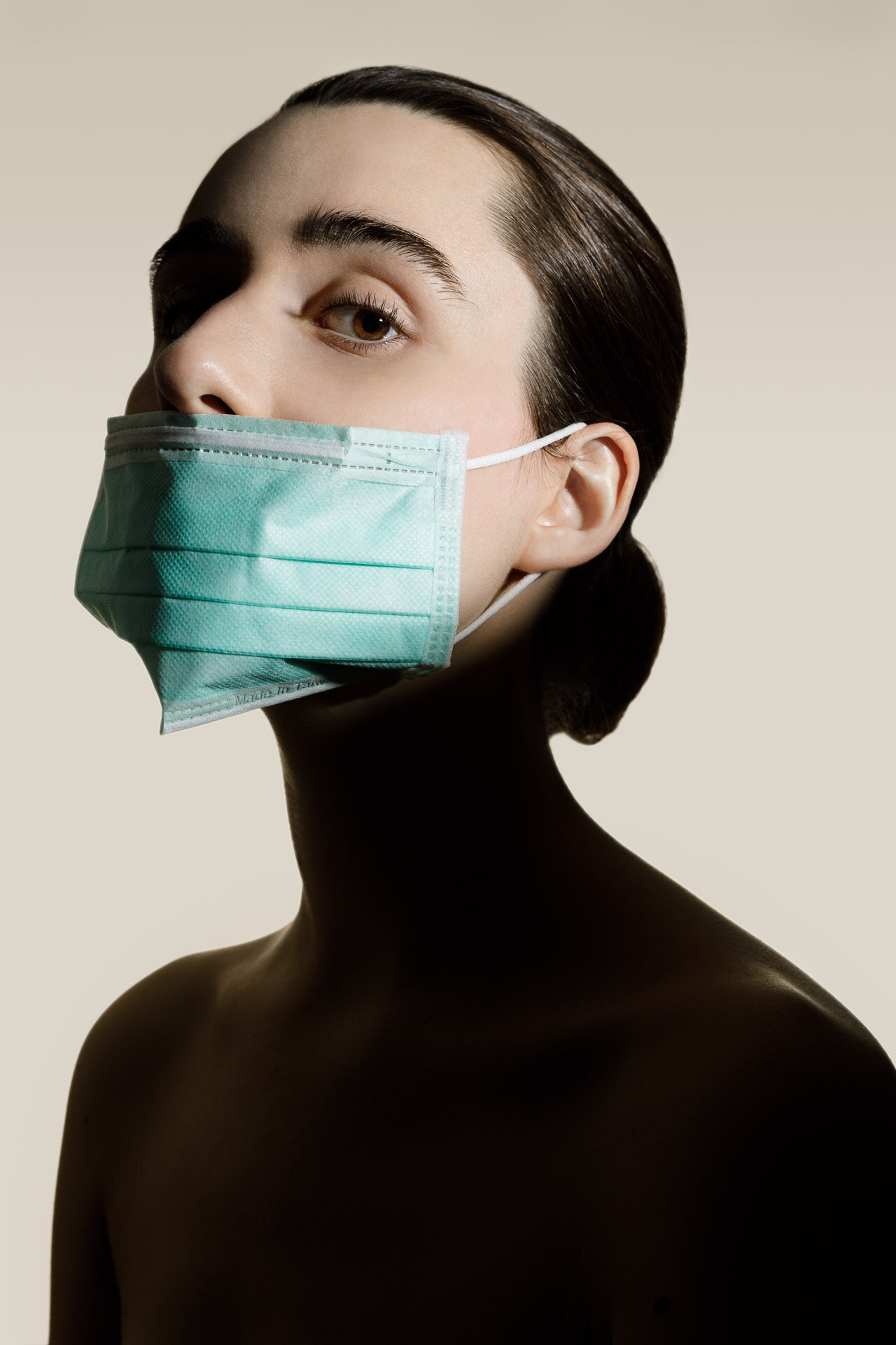 masks-pandemic-coronavirus-COVID-19-fight-against-wearing-face--times-vogue-covers-editorial-beauty-sanitary-conceptual-portrait-art-contemporary-awards-winning-photographer-yi-chen-lee-Taiwan