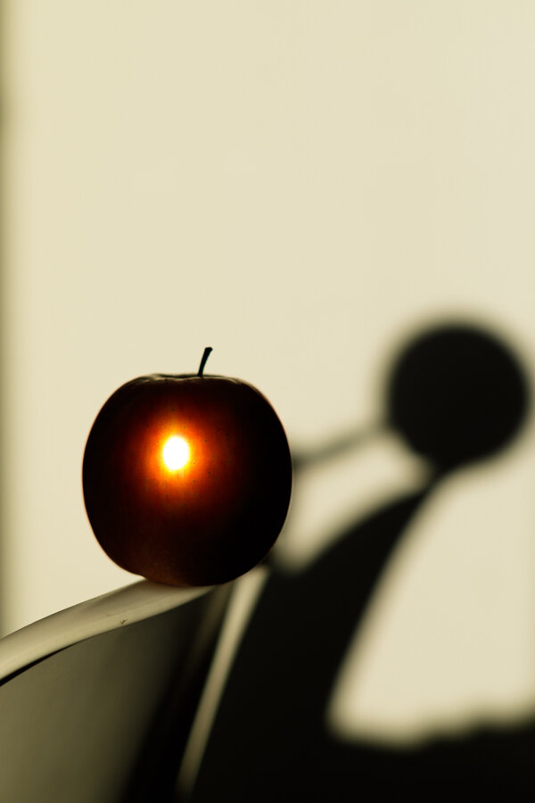 03_Yi-ChenLEE-photographer-stilllife-naturemorte-conceptual-apple-sunlight-李懿宸-art.jpg