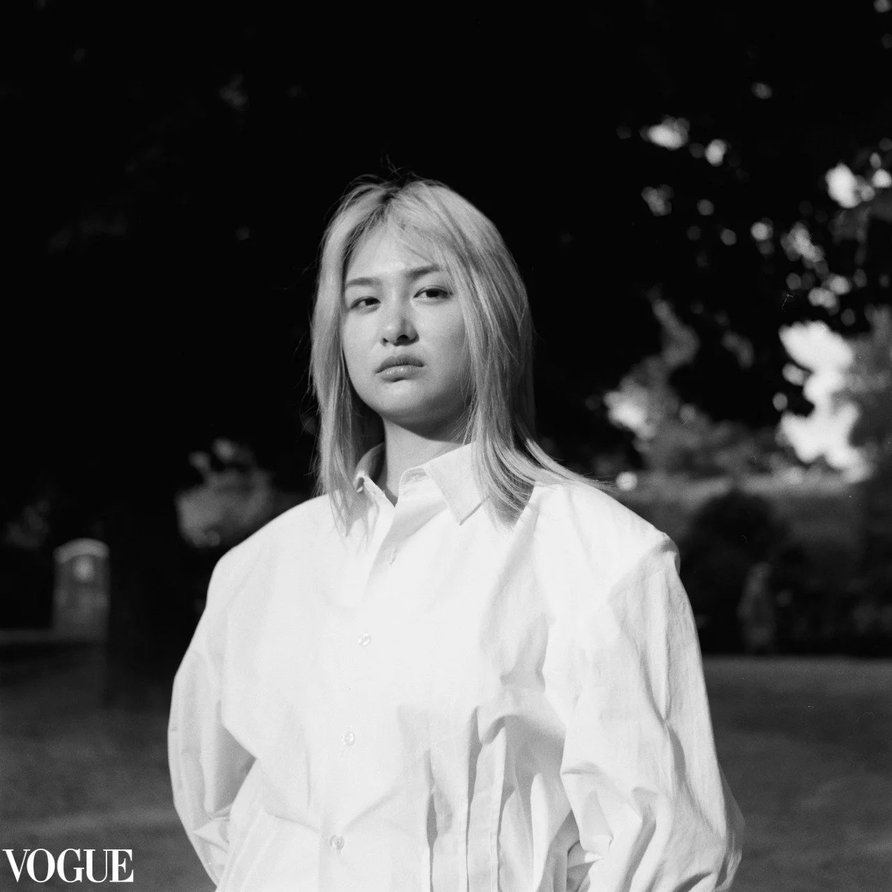 yi-chen-lee-vogue-paris-photographer-fashion-portrait-IlfordHP5-bw.jpg