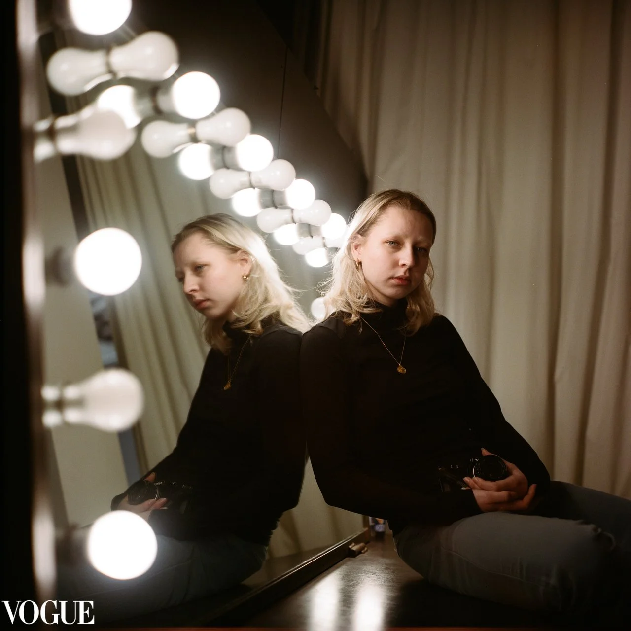 yi-chen-lee-vogue-paris-photographer-portrait-mirror-backstage-film.jpg