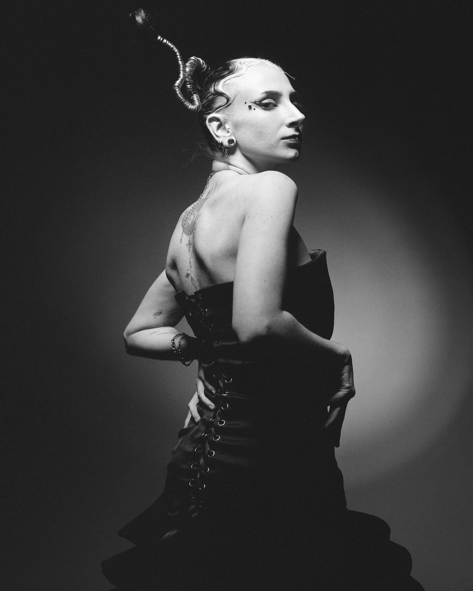 yi-chen-lee-paris-fashion-photographer-editorial-portrait-07.jpg