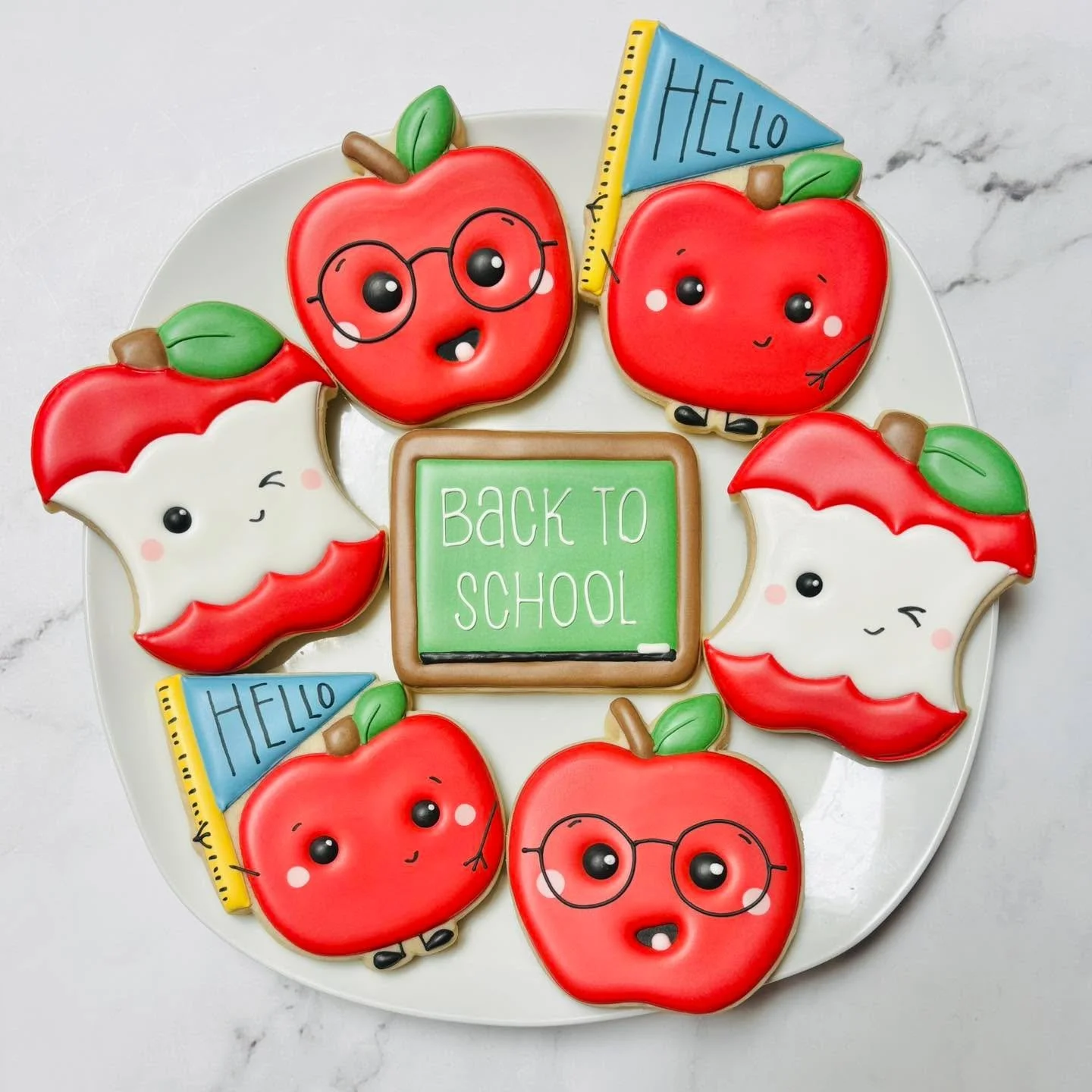 Kicking off the school year with teacher and staff treats! ❤️🍎
.
.
.
.
#apples #backtoschool #schoolcookies #teachersofinstagram #teacherappreciationcookies #teacherappreciation #royalicing #royalicingcookies #cookiefavors #decoratedsugarcookies #cu