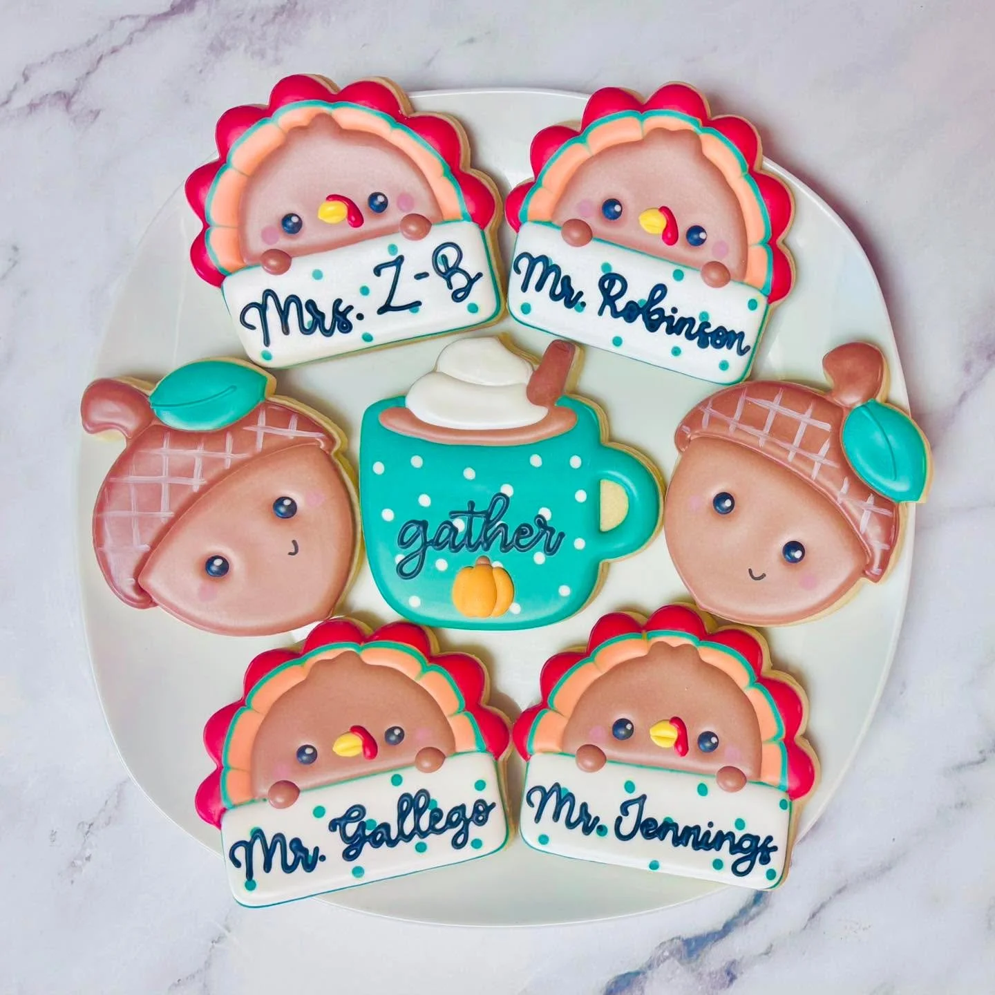 Always thankful for our teachers! ❤️
.
.
.
.
#thankful #thanksgiving #Thanksgivingcookies #schoolcookies #teacher #teachersofinstagram #teacherappreciationcookies #teacherappreciation #royalicing #royalicingcookies #cookiefavors #decoratedsugarcookie