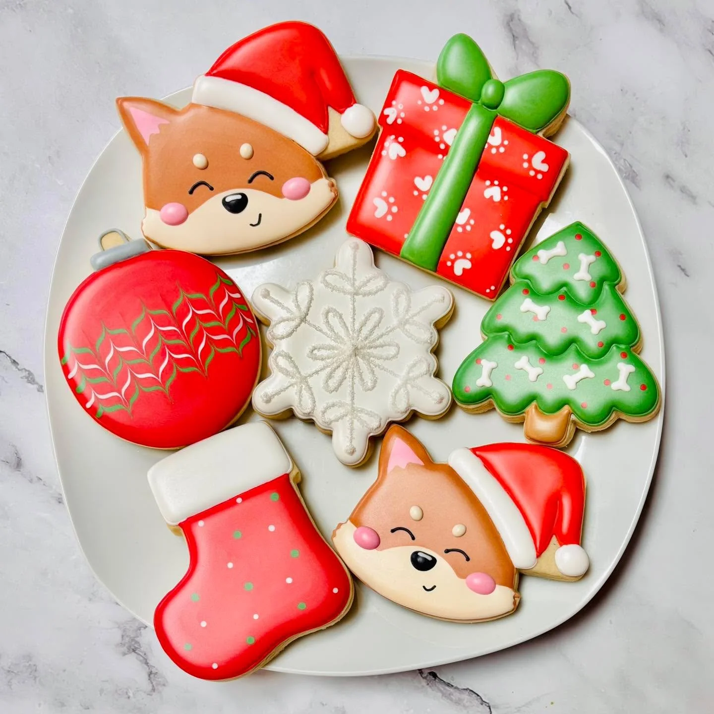 Holiday cookies featuring a fur baby! 🎉🎄❄️🎁🐕🦴🐾
.
.
.
.
#merrychristmas #happyholidays  #christmascookies #christmastreats #christmas #royalicing #furbaby #shibainu #royalicingcookies #cookiefavors #decoratedsugarcookies #customcookies #sugarart