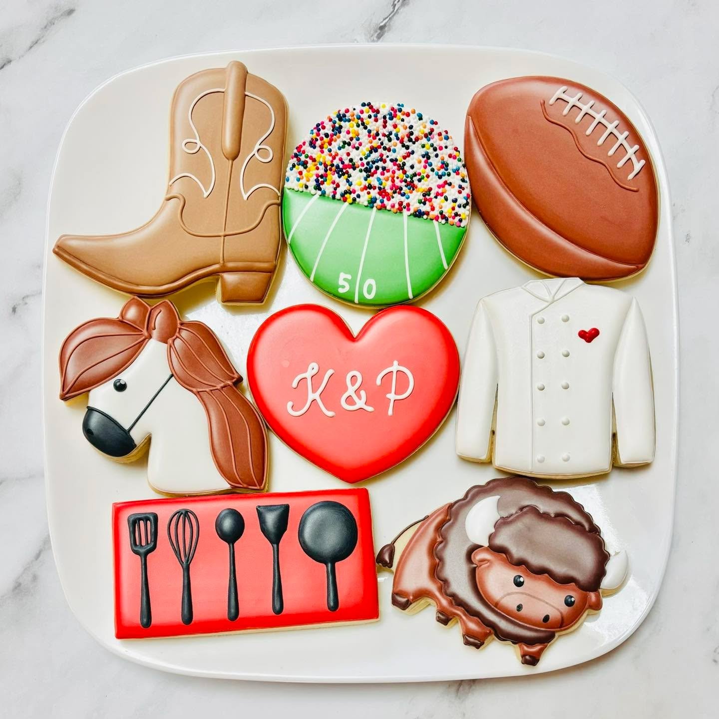 When you celebrate newlyweds over Super Bowl weekend! 🎉❤️👰🏻🤵🏻&zwj;♂️🏈🏟️
.
.
.
.

#ido #mrandmrs #montana #chefsofinstagram 
#superbowl #superbowlsunday #weddingcookies #weddingfavors #royalicing #royalicingcookies #cookiefavors #decoratedsugar