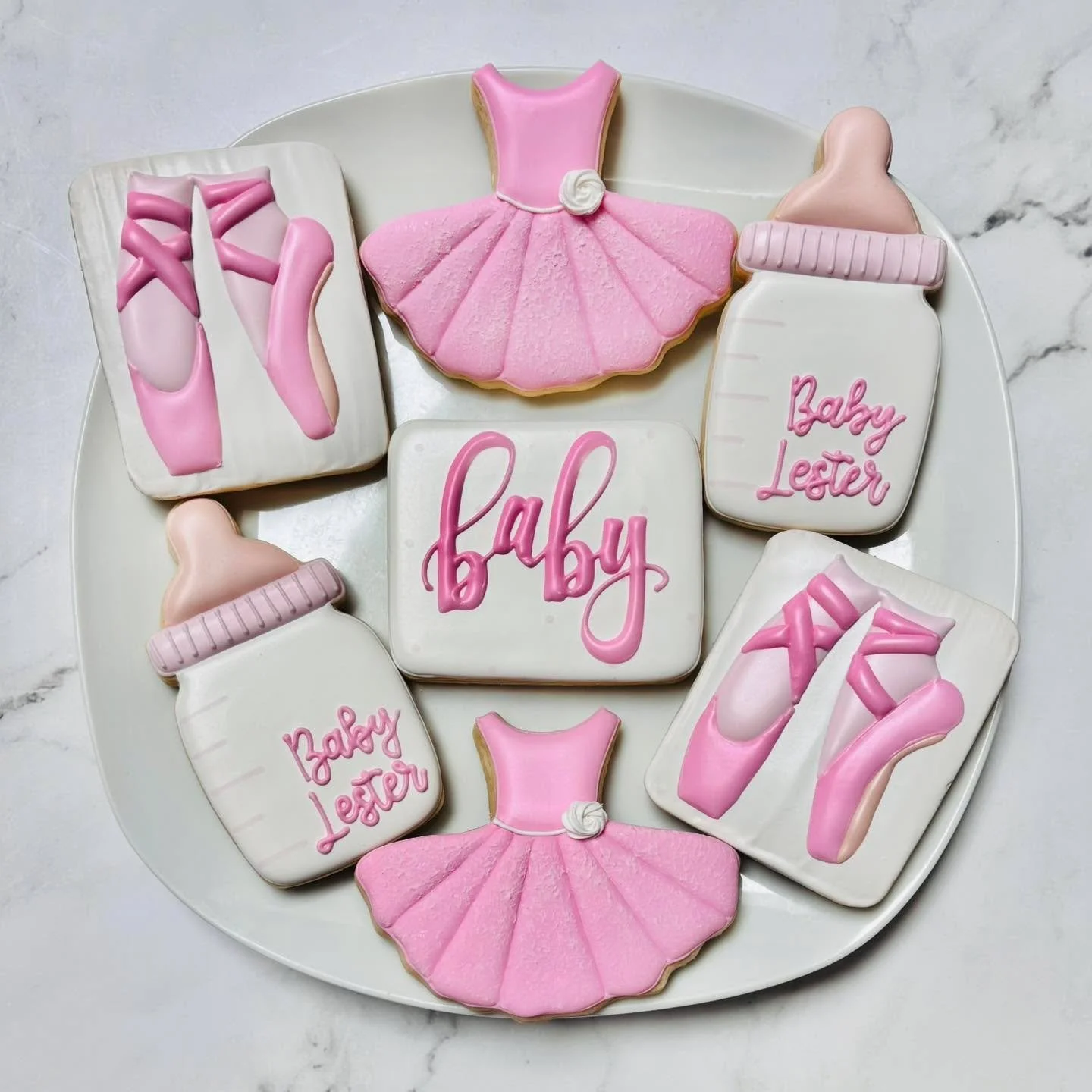 Cookies for a baby shower! 💕👶🏻
.
.
.
.
#tinydancer #balletcookies #ballet  #babyshowercookies #babyshowerfavors #babyshower #momsofinstagram #cookiefavors #royalicing #royalicingcookies #decoratedsugarcookies #customcookies #sugarart #sugarcraft #