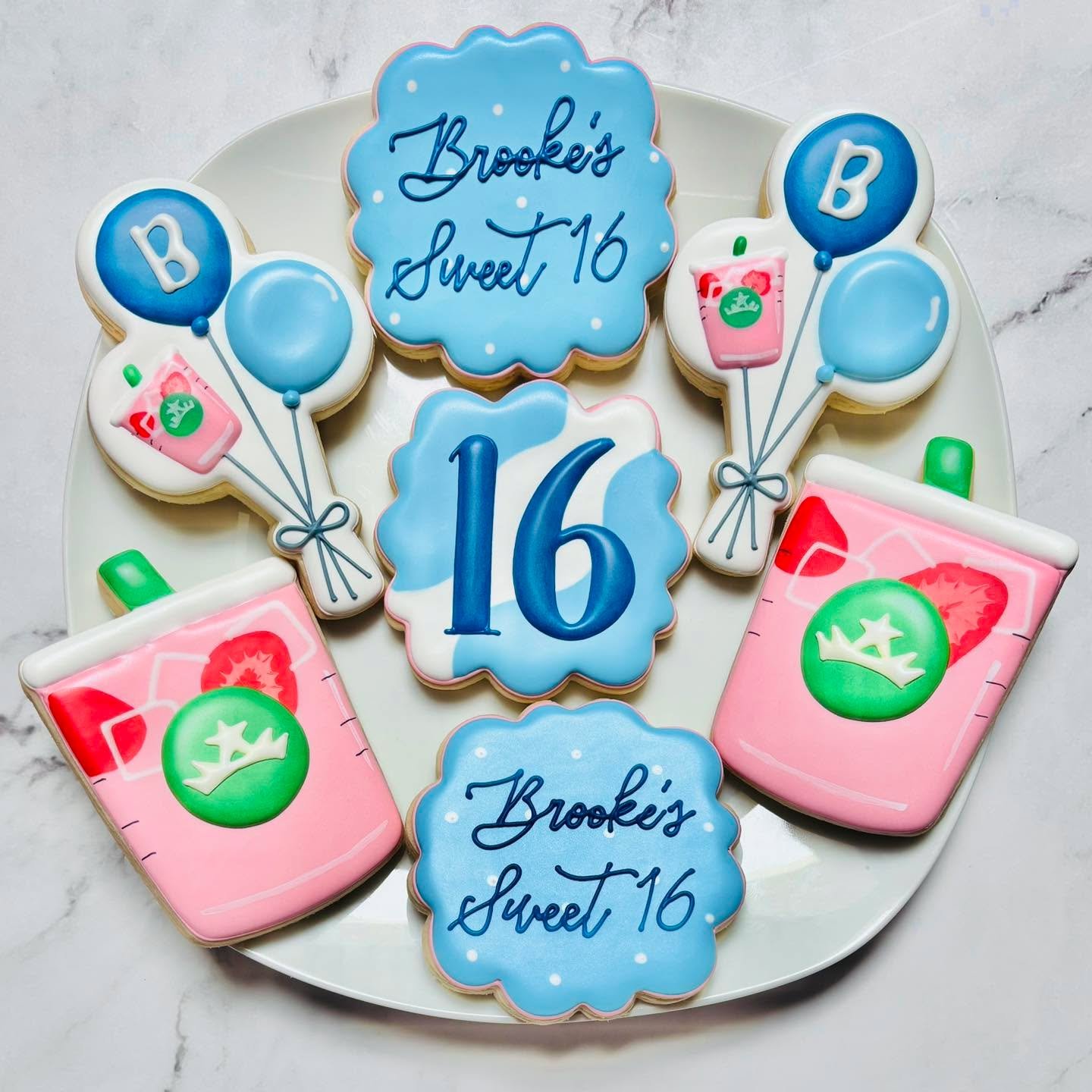 Cookies for a birthday celebration, featuring the Starbucks Pink Drink! 🎉
.
.
.
. 
#thisis16 #starbuckscoffee #starbuckspinkdrink #happybirthday #happybirthdaycookies #birthdaycookies #birthdaytreats #birthdaypartyfavors #partyfavors #momsofinstagra
