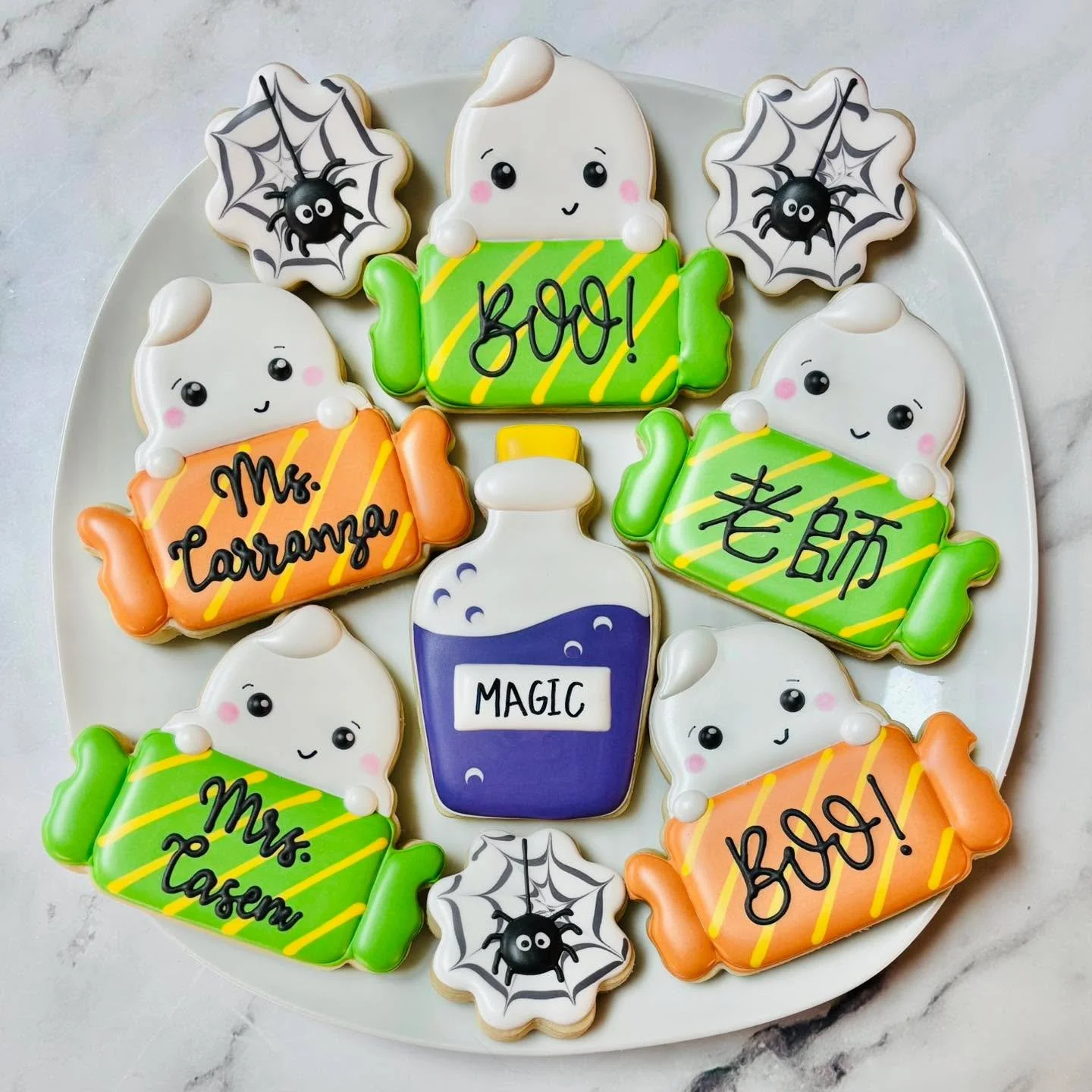 Halloween treats! 👻🍬✨
.
.
.
. 
#halloween #happyhalloween #magic #teachersofinstagram #teacherappreciation #halloweencookies #ghostcookies #boo #candycookies #partyfavors #momsofinstagram #cookiefavors #royalicing #royalicingcookies #decoratedsugar