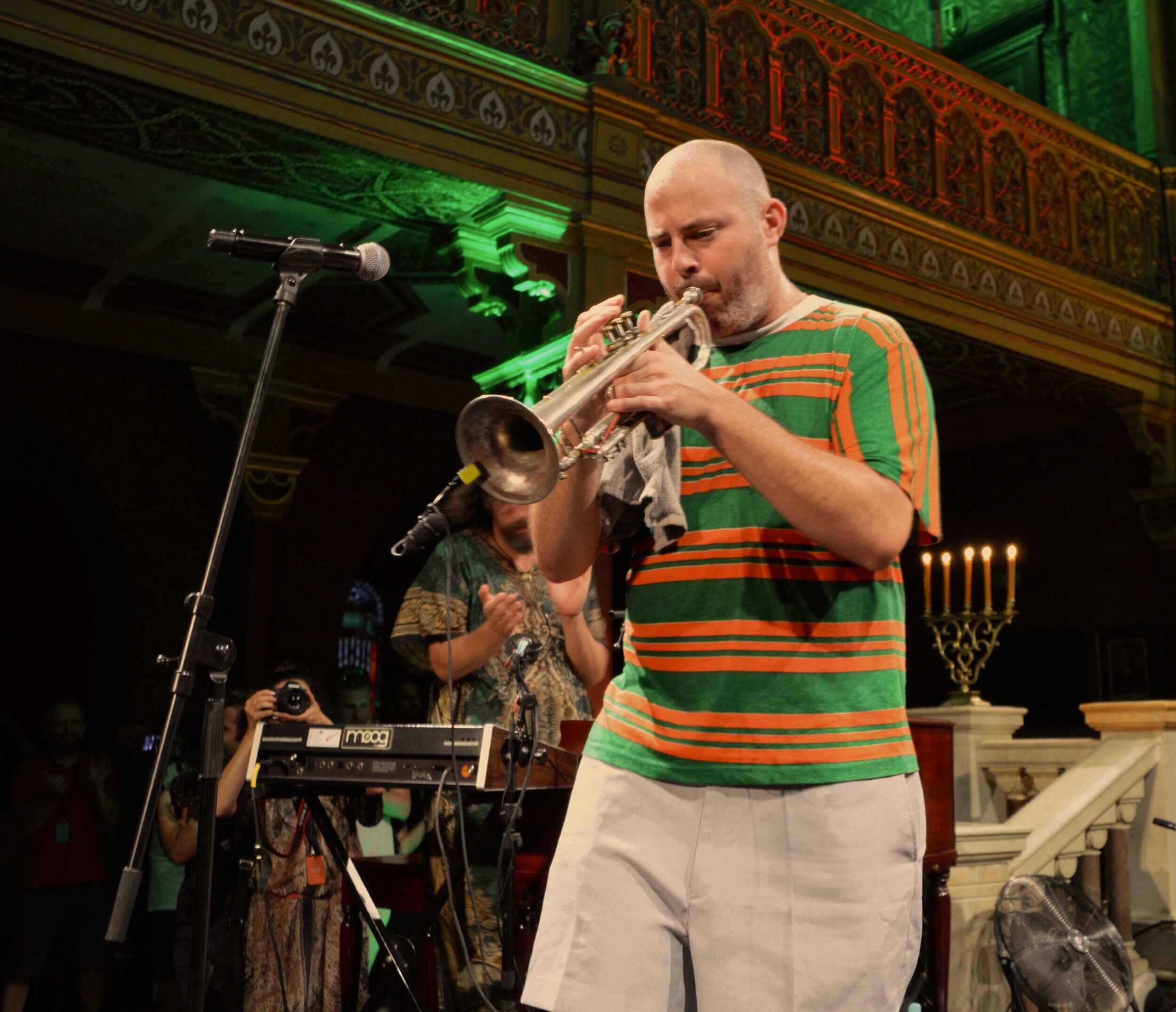 Sefi Zisling playing trumpet at the Tempel Synagogue in Kraków, Poland. Photo — Shai Afsai