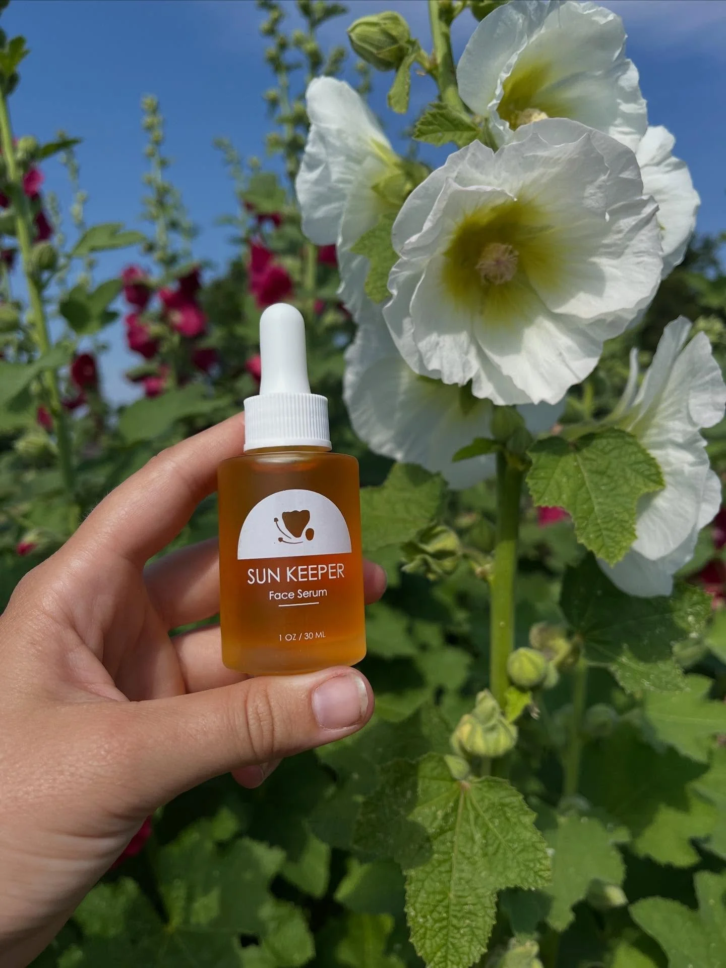 SUN 🌞 KEEPER 🧡

Back in-stock

Straining a fresh batch and the color is so rich. This serum improves tone, regenerates skin cells, &amp; reduces redness/scarring. It soothes inflammation and stimulates lymphatic flow leaving your face glowing.

A l