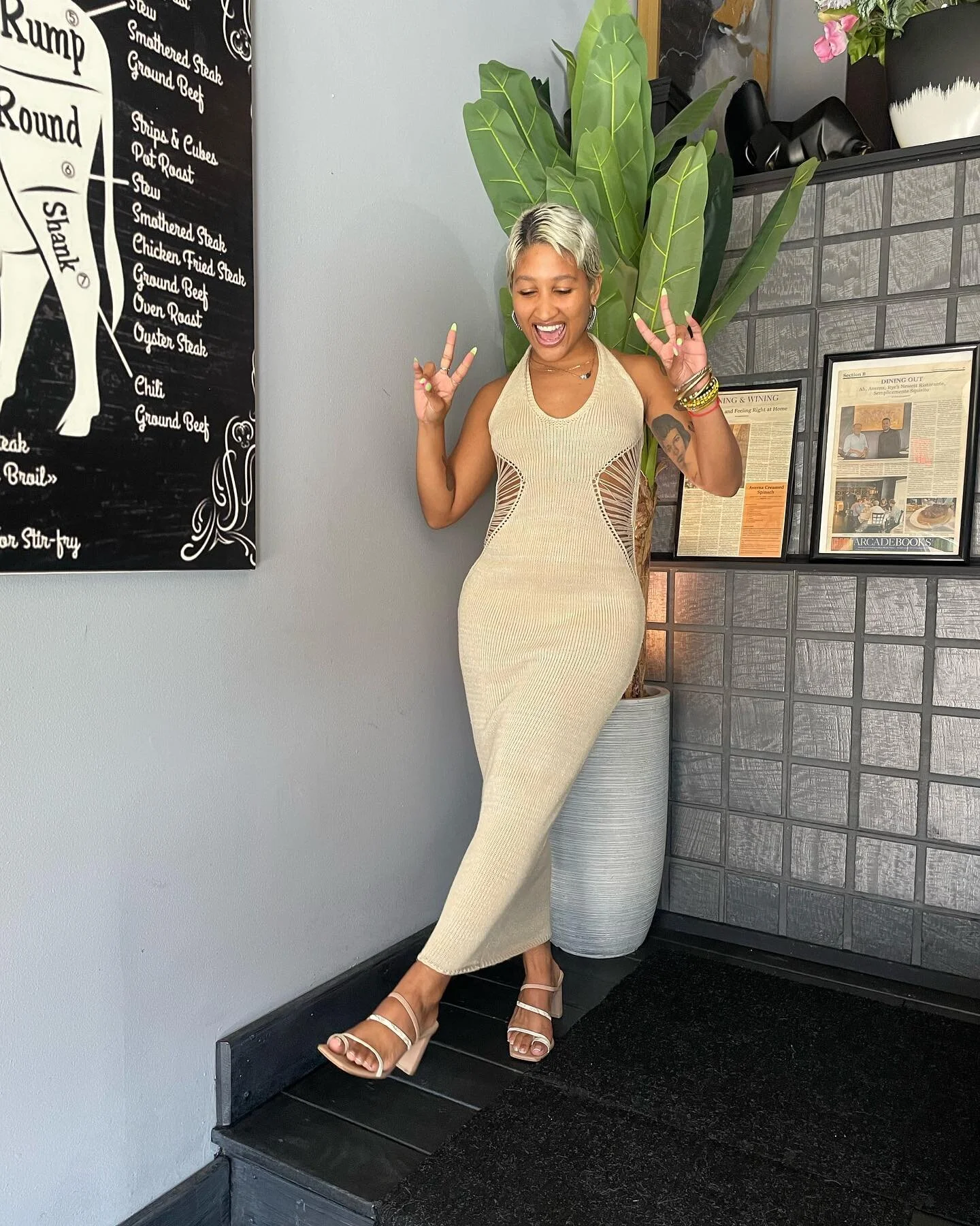 announcing&hellip;.. that i&rsquo;m no longer doing tarot readings for the public! 
.
i&rsquo;m still #bookable tho 🤭 in person and now VIRTUALLY! 
.
these spirits let me rock for a few years.. and although i&rsquo;ve stopped using tarot as a divina