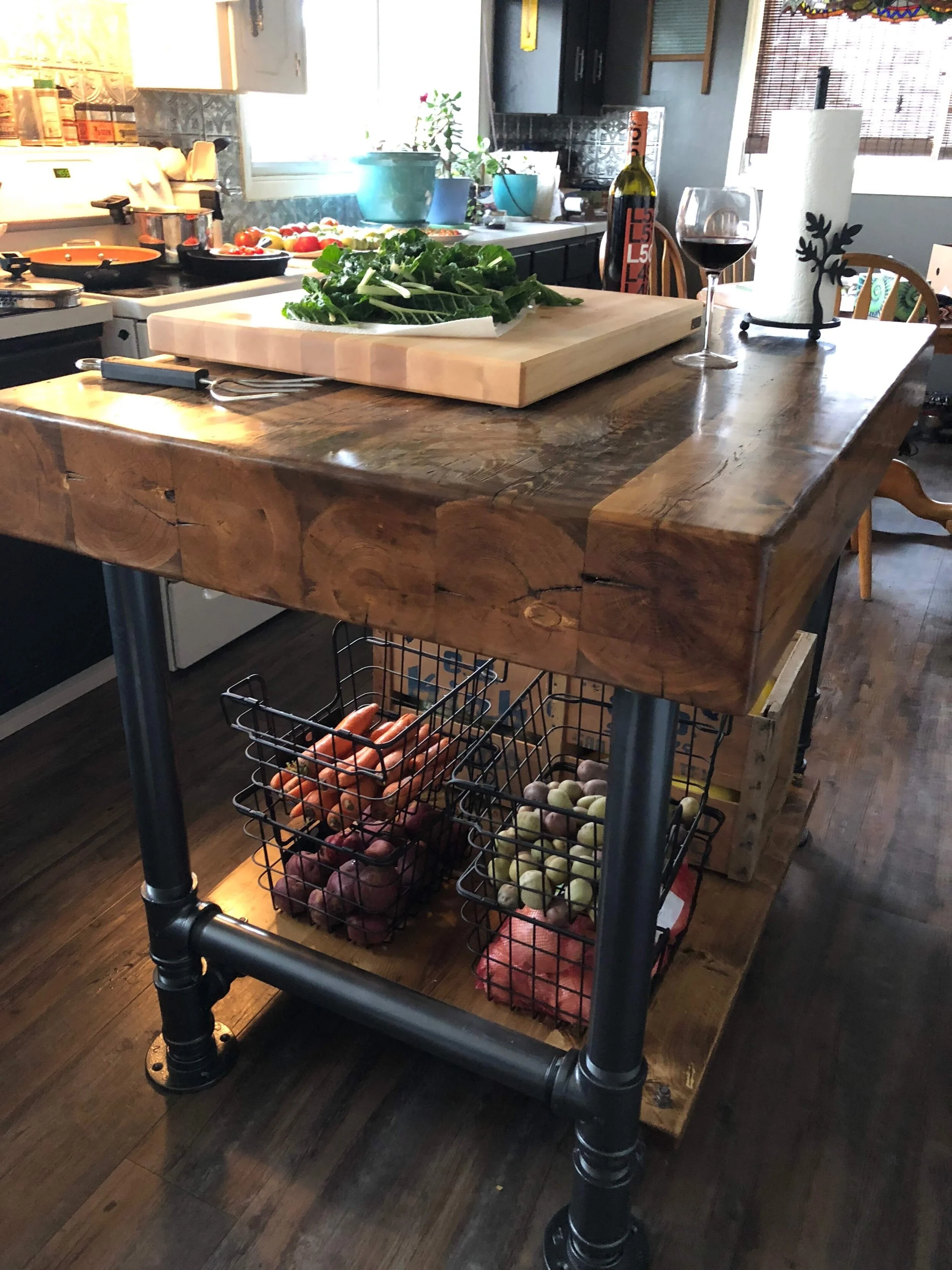 BillyBlocks, Canadian made, high quality, unique table, conference table, high end, kitchen table, live edge table, hand crafted, custom furniture, timeless, custom woodwork, solid wood, art