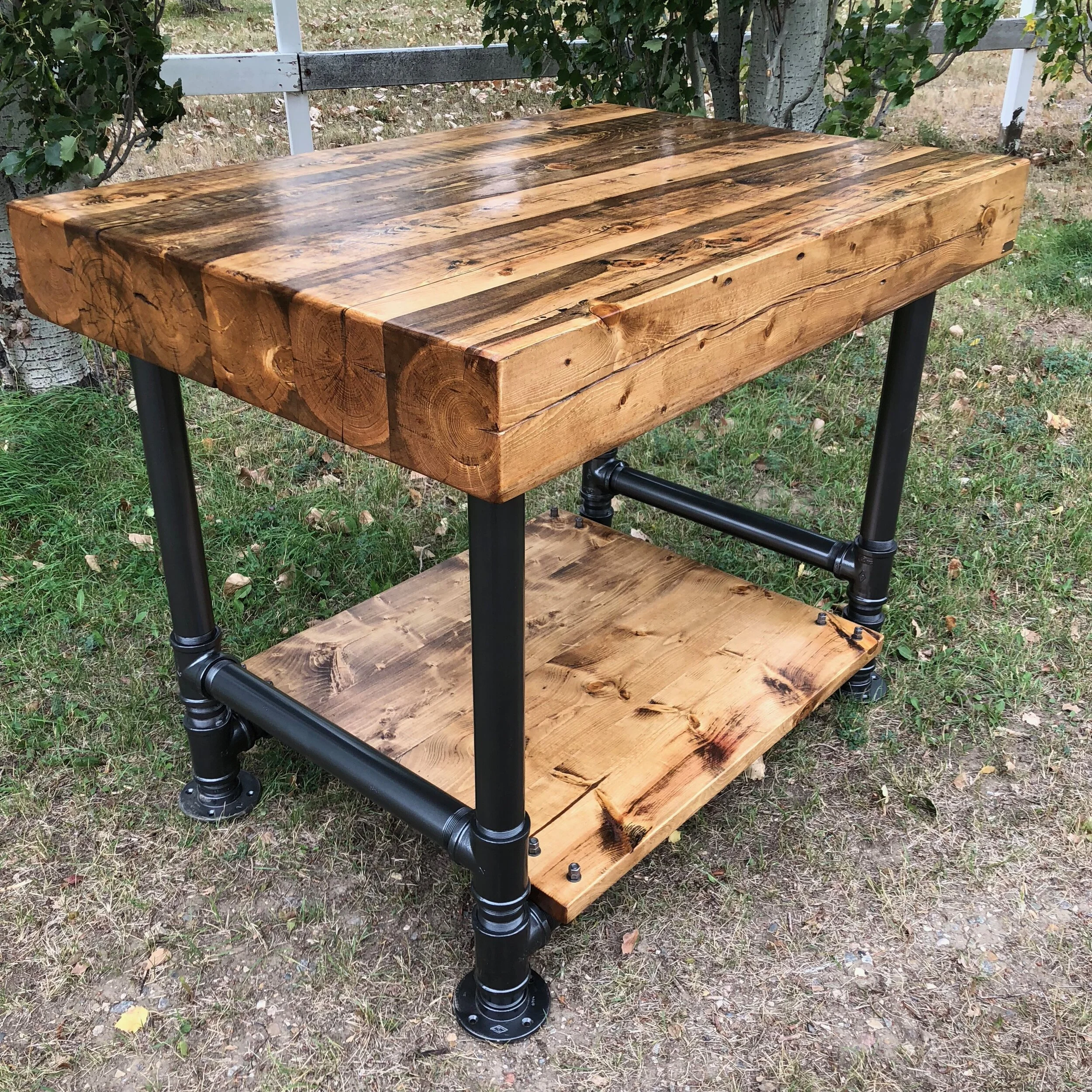 BillyBlocks, Canadian made, high quality, unique table, conference table, high end, kitchen table, live edge table, hand crafted, custom furniture, timeless, custom woodwork, solid wood, artw