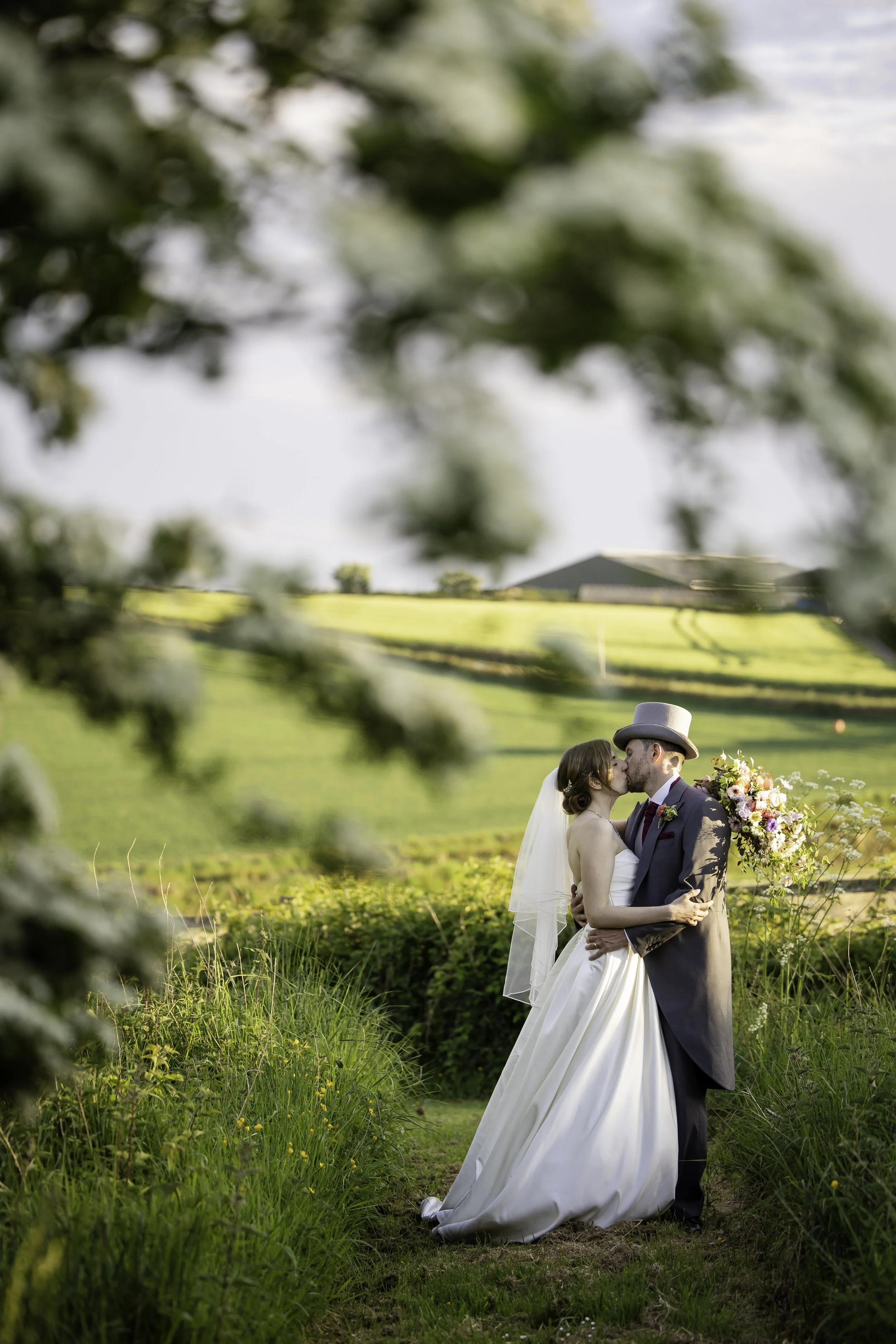 Lydia & Rob - The Official Wedding Photos (1100).jpg