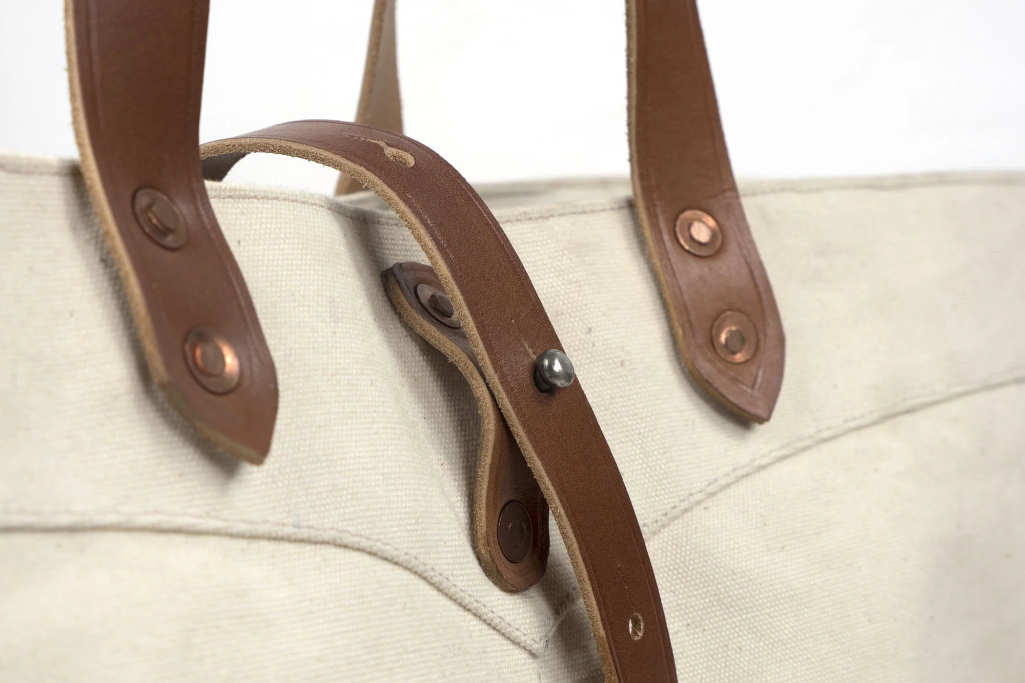 bag-18-19-detail_0003s_0000_Layer 26.jpg