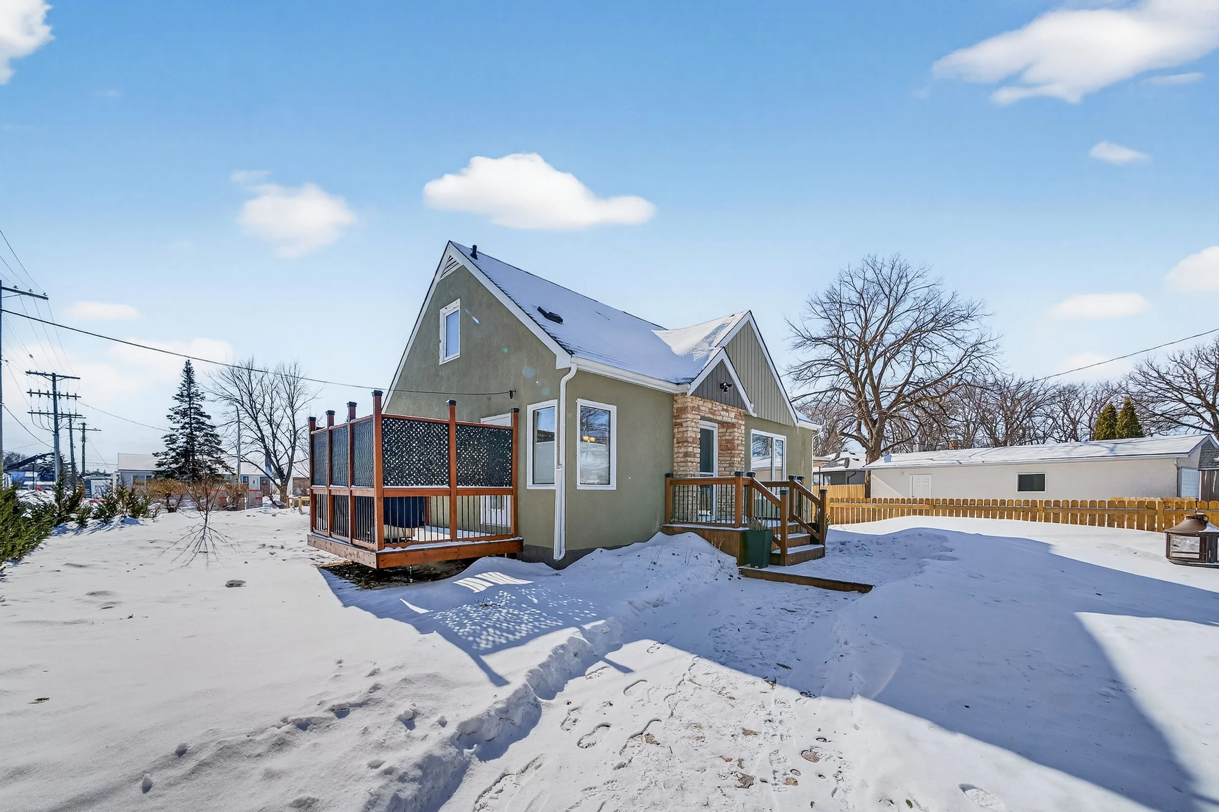 88 Sunset Boulevard Elm Park Winnipeg Oksana Ulisko Realtor (37).jpg