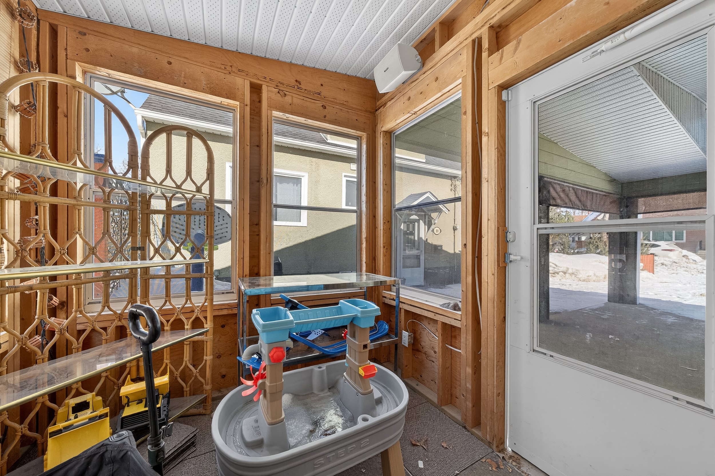 88 Sunset Boulevard Elm Park Winnipeg Oksana Ulisko Realtor (45).jpg