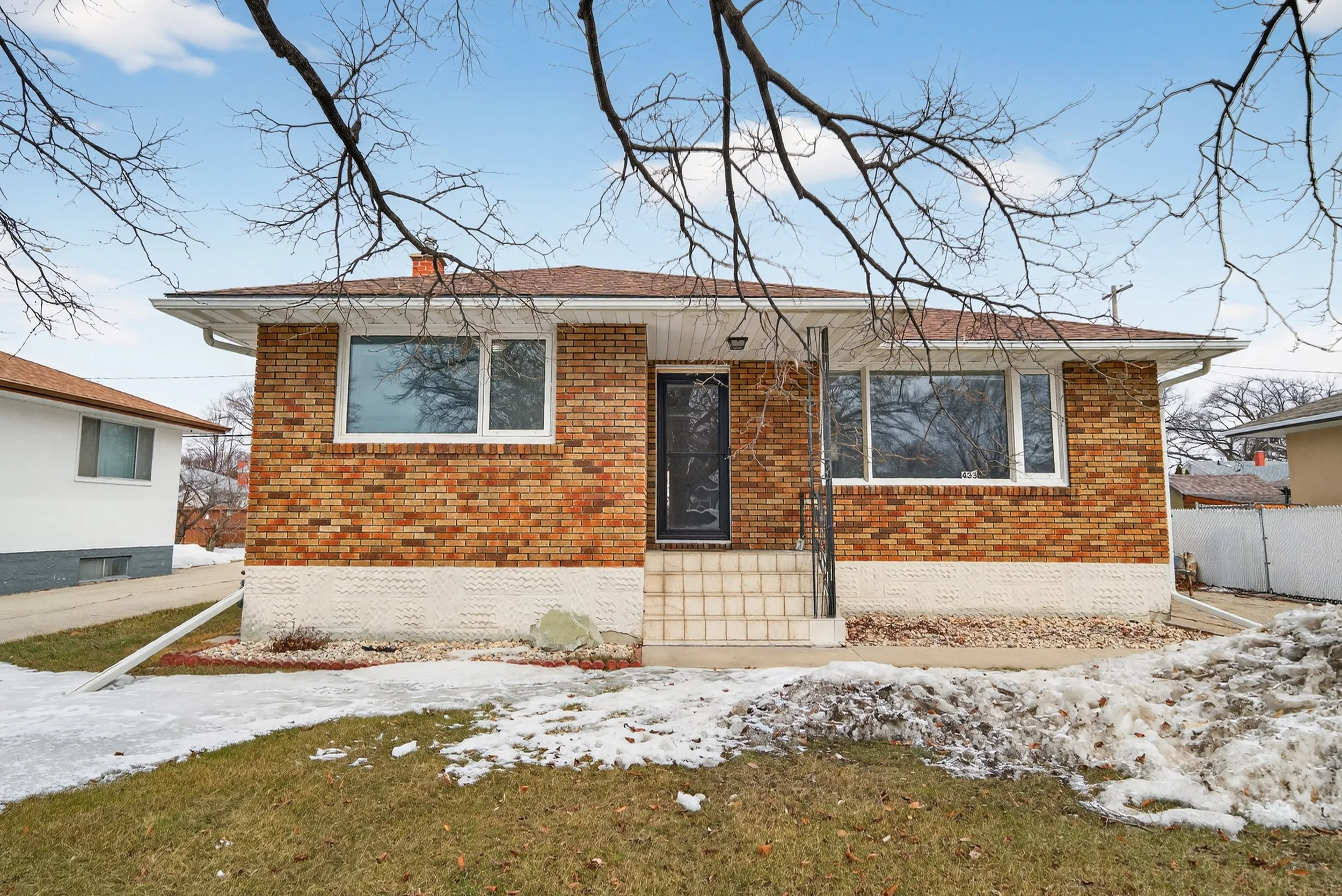 433 Regent Avenue West a (1).jpg