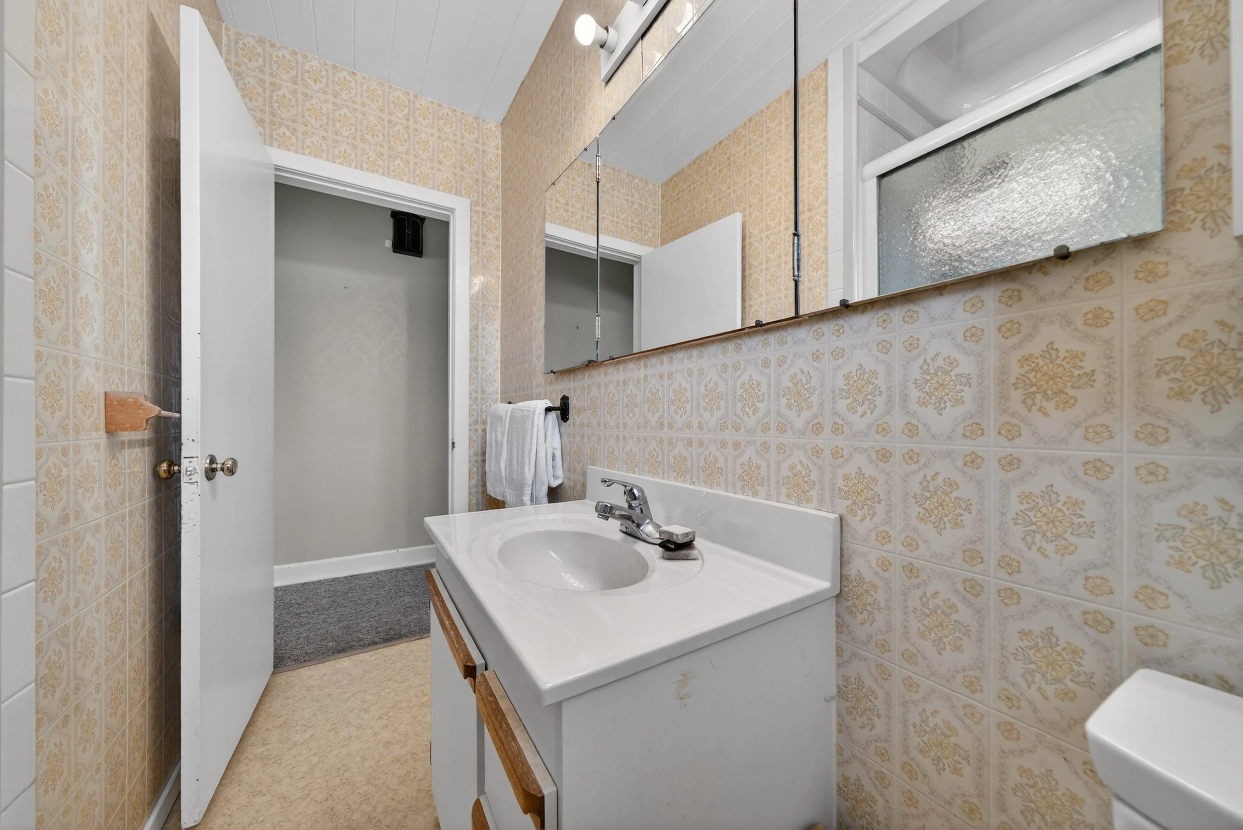 433 Regent Avenue West e (1).jpg