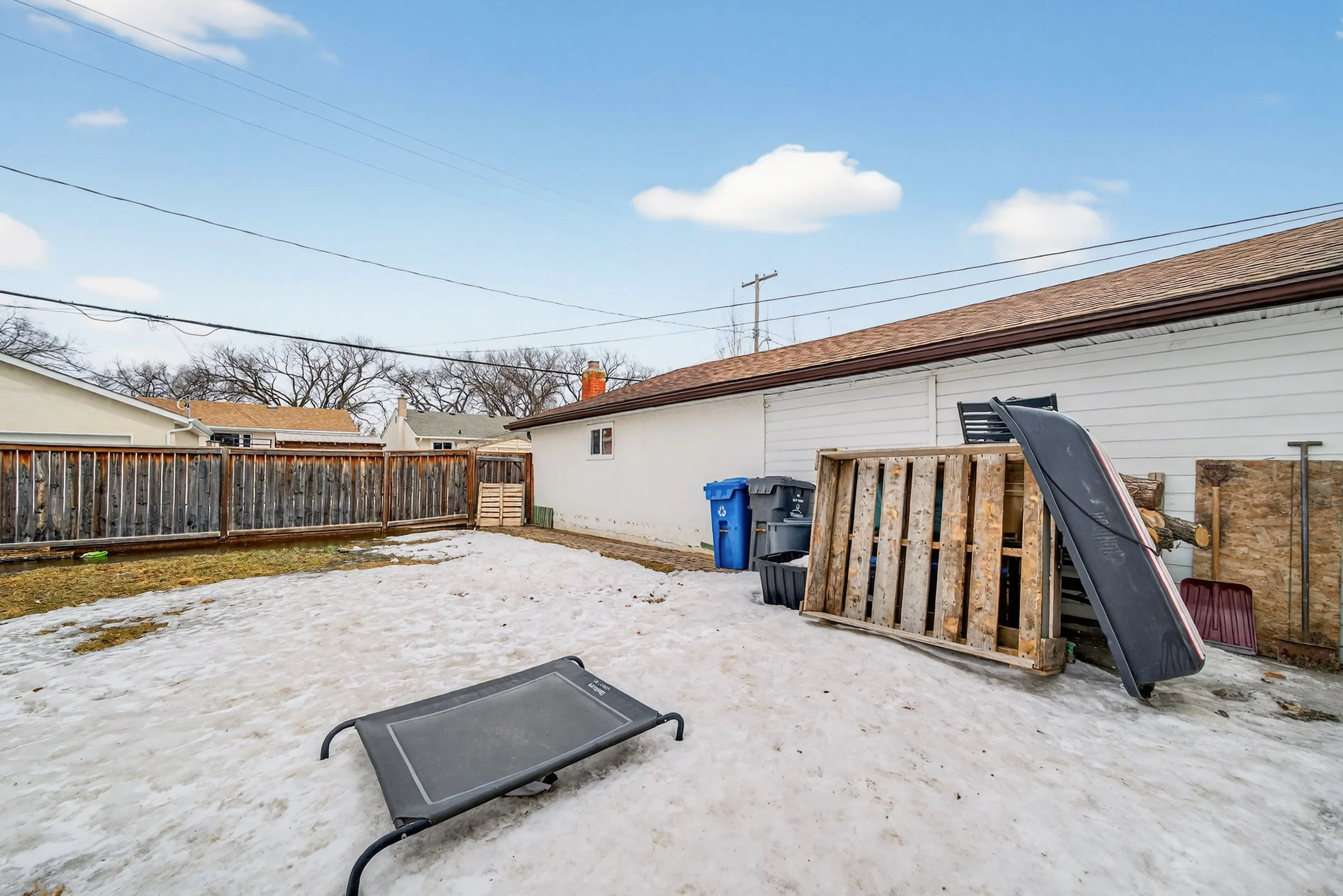 433 Regent Avenue West l (7).jpg