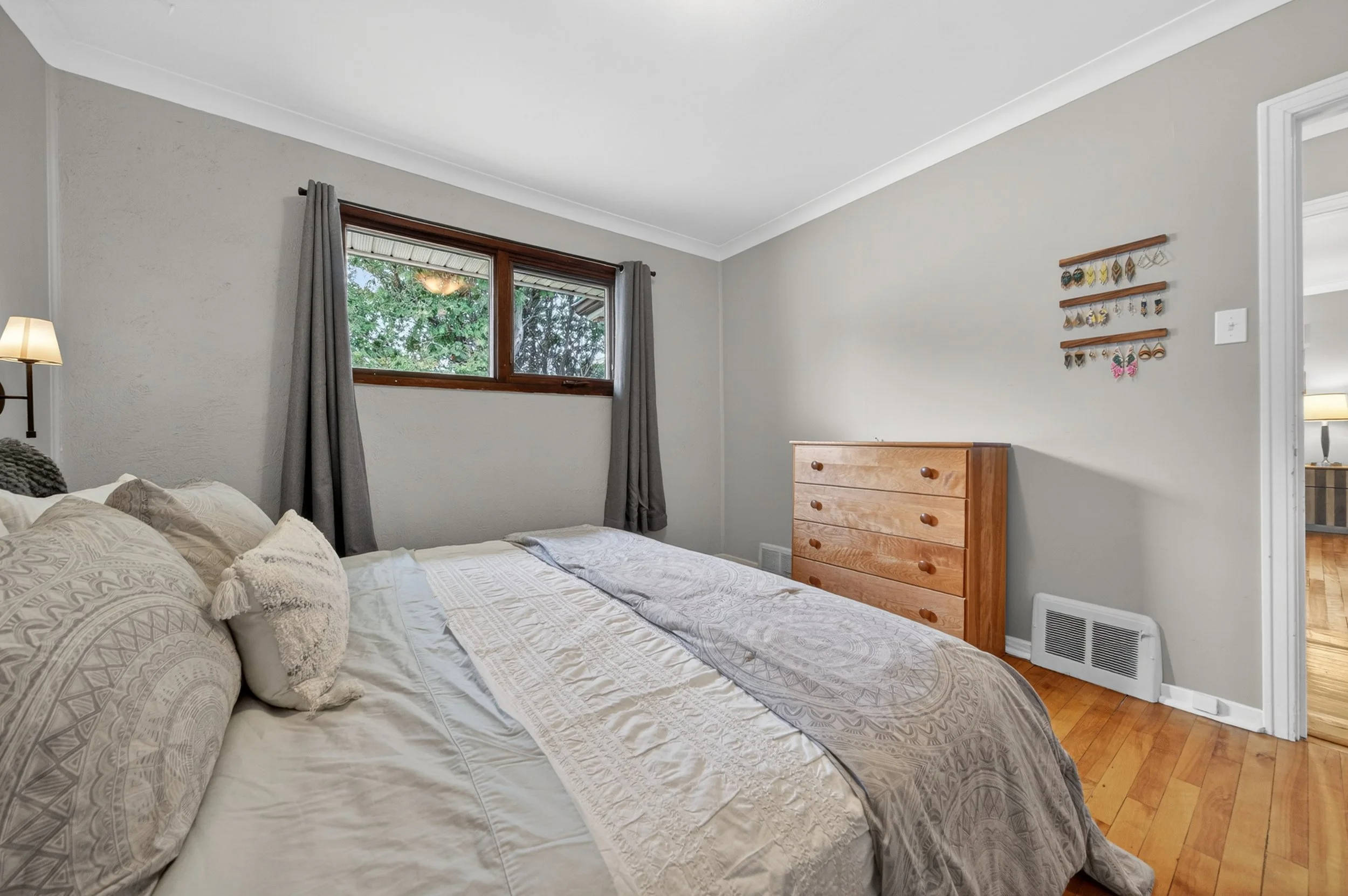 763 archibald street b Bedroom 1 (3).jpg