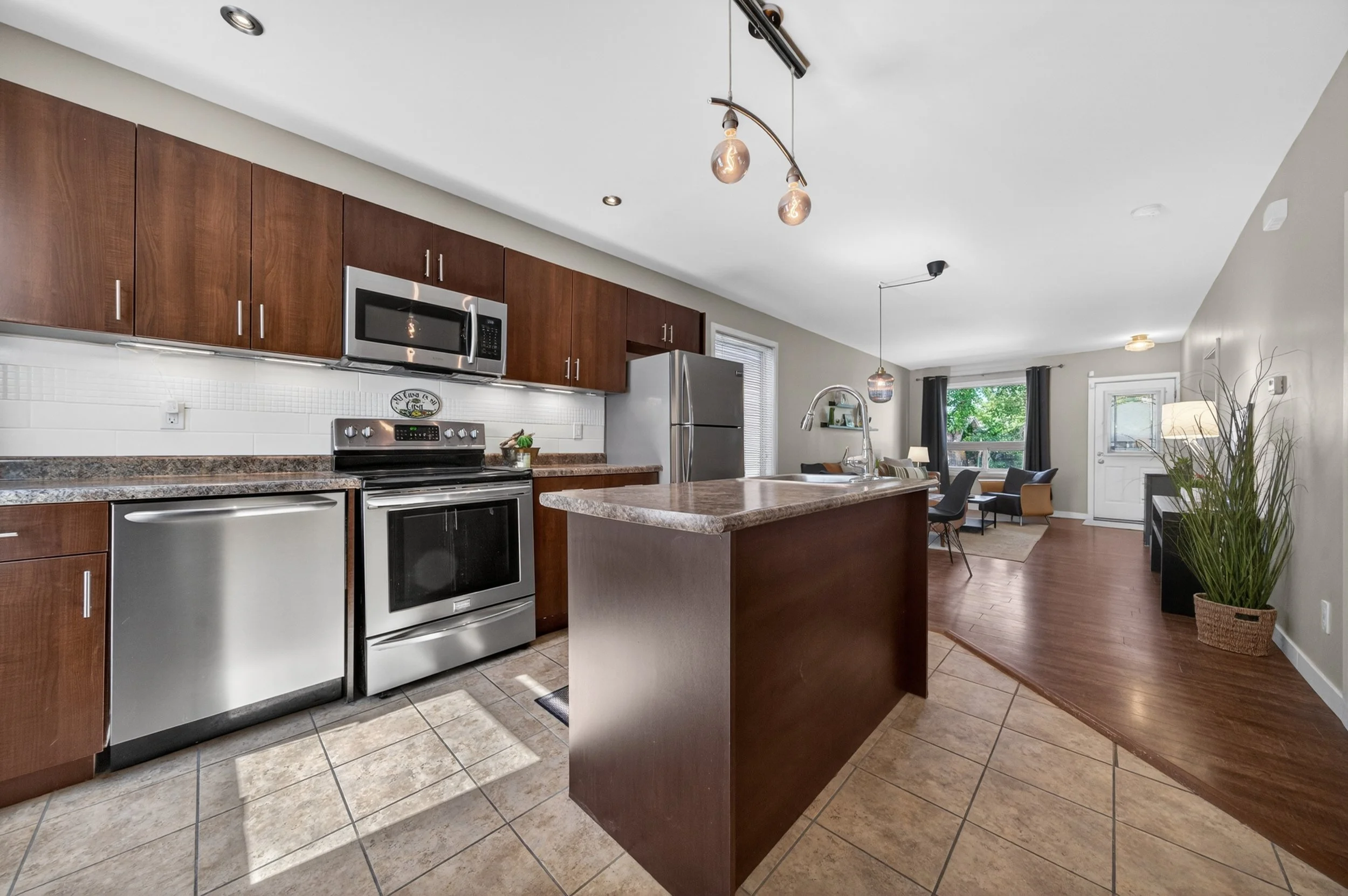 593 Alverstone Street (C) (1).jpg