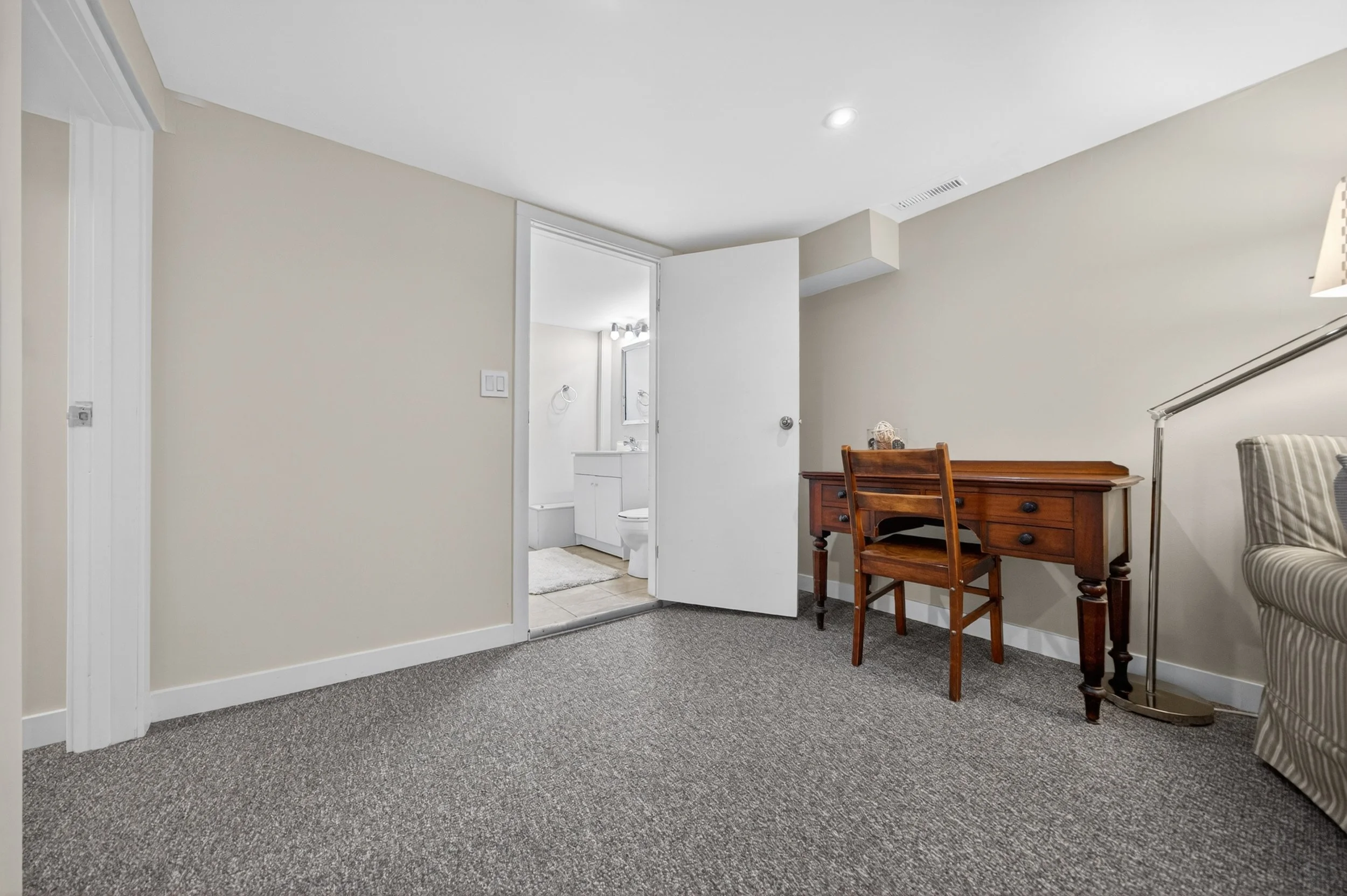 593 Alverstone Street (O) (4).jpg