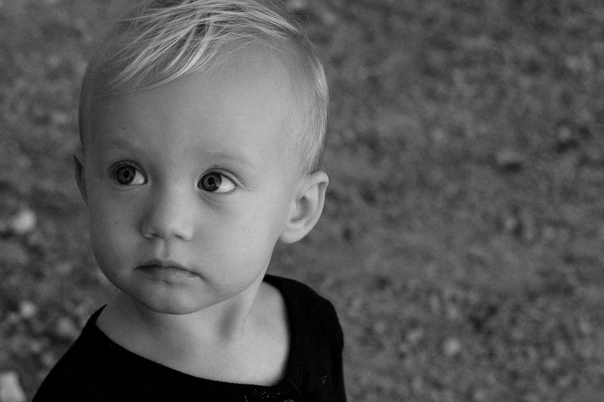 anabelle b&w.jpg