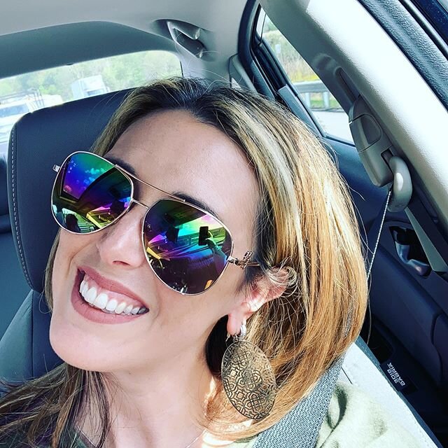 Driving around on this gorgeous ☀️ sunny day! #itsasunshineday #comeongethappy #saturdayvibes