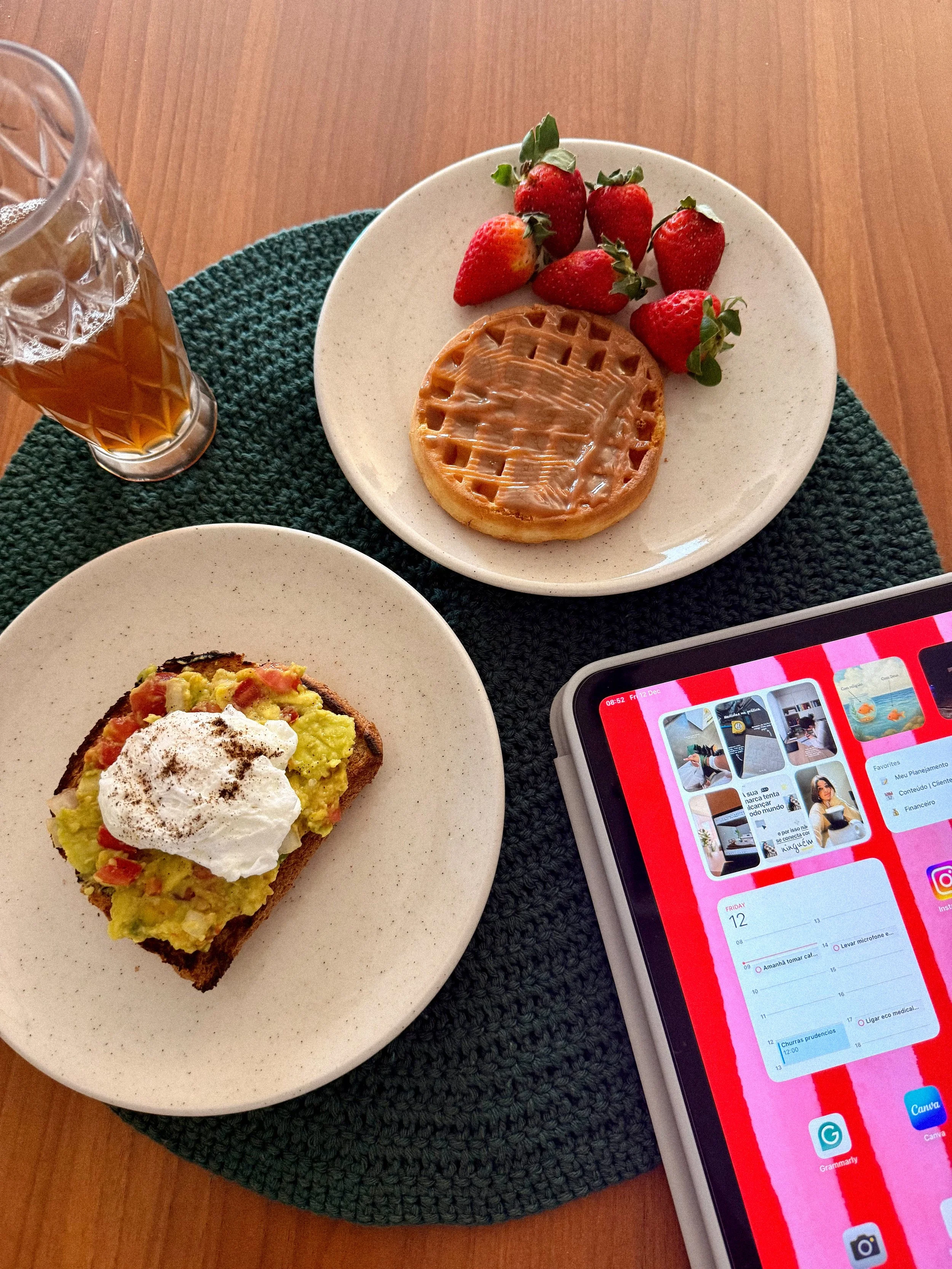 Female Hormones &amp; Blood Sugar: How They’re Connected &amp; What You Need To Know