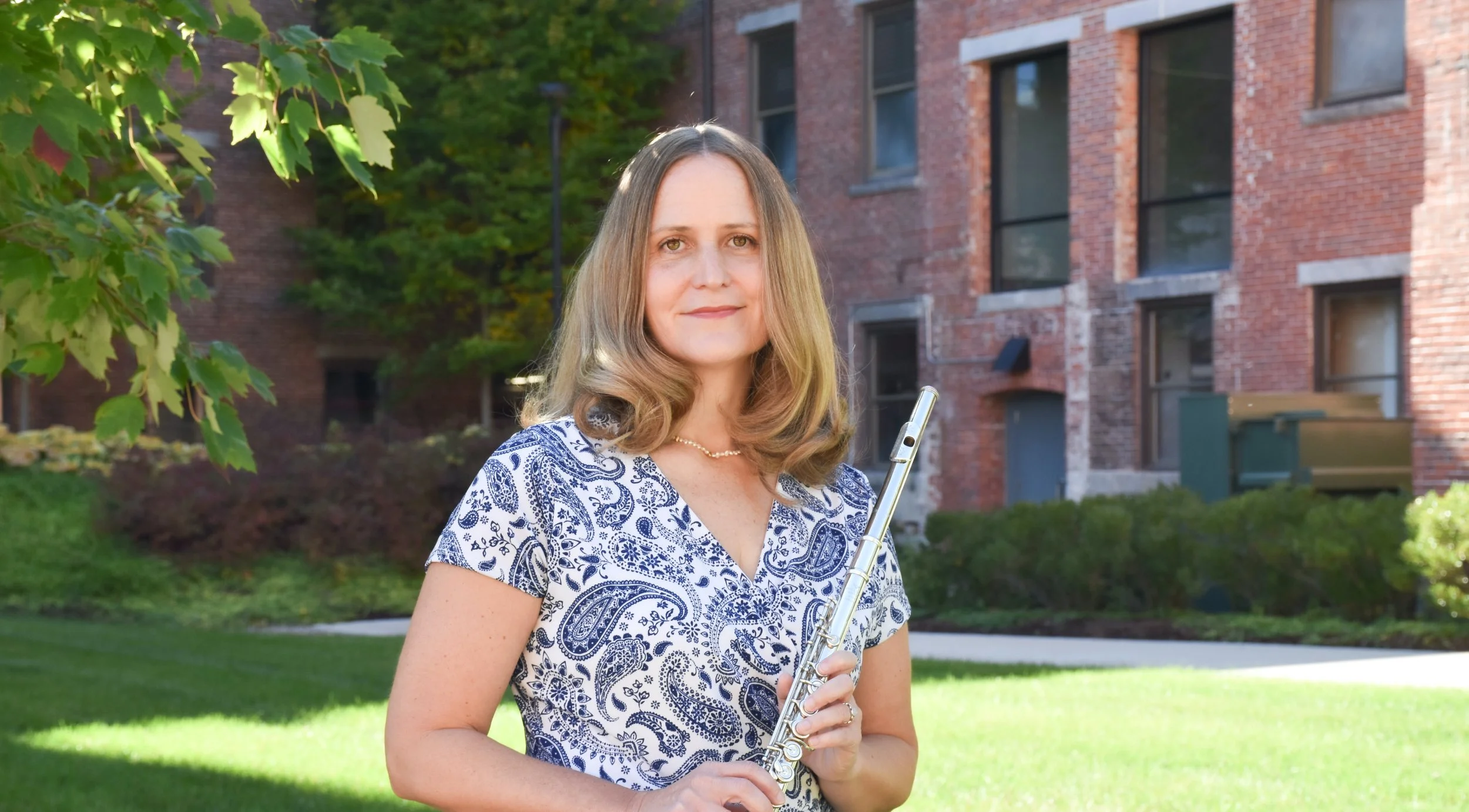 Ann broadheadshot 2 -2022.jpg