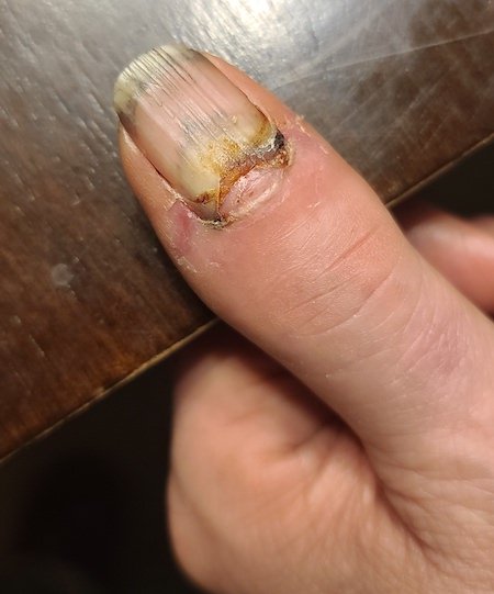 VCPhoto Vaughn Thumb Left 220328 copy.jpg