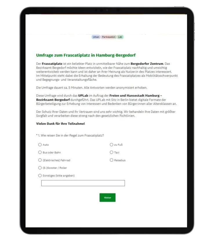 Tabletscreen mit "Umfrage zum Frascatiplatz in Hamburg-Bergedorf". Einleitungstext und Fragen mit Antworten zum Ankreuzen.